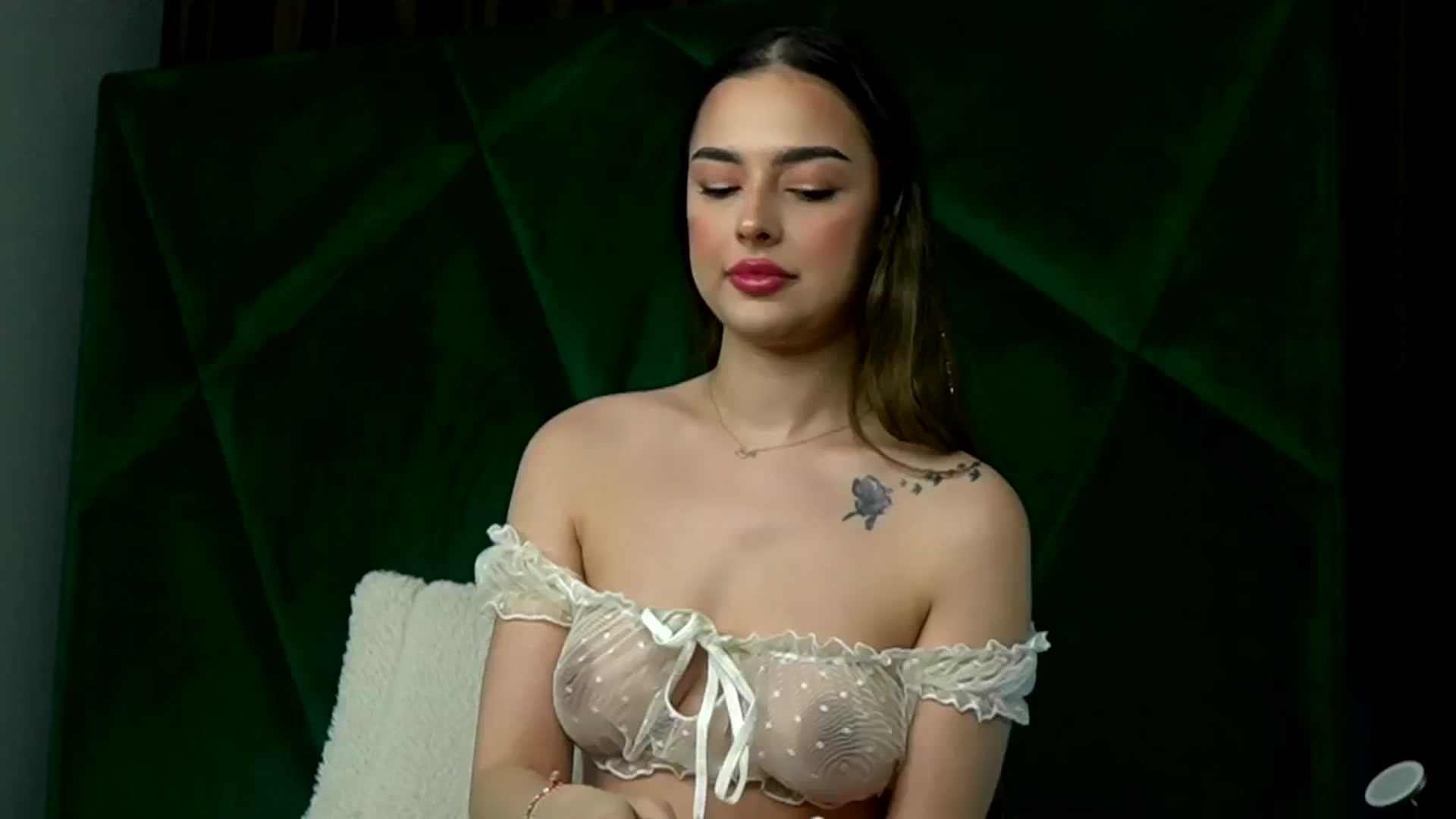 Gallery image thumbnail from ScarletColes's myfreecams stream on, 03/22/2026, 08:01 image 2 of 20
