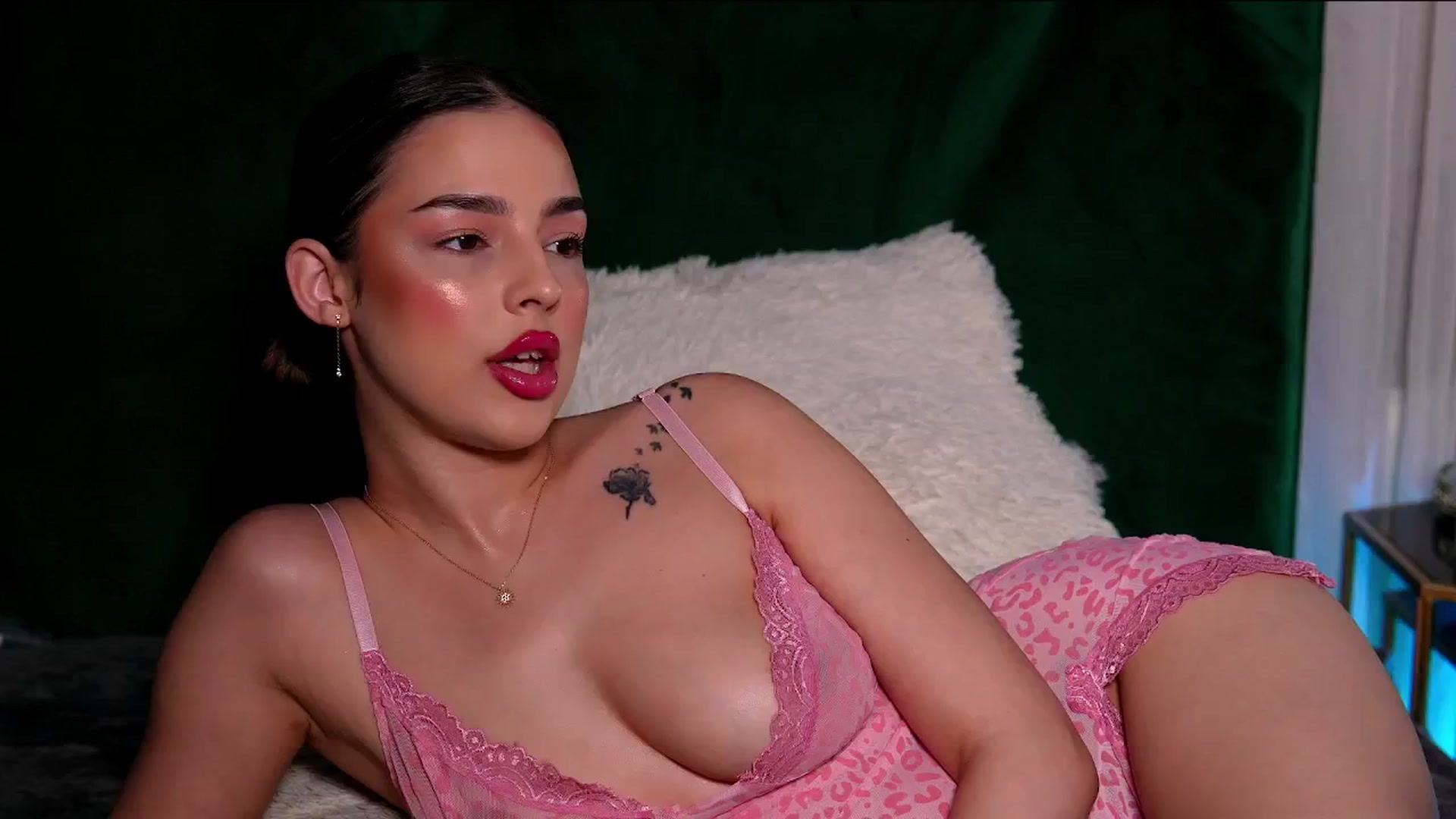 Gallery image thumbnail from ScarletColes's myfreecams stream on, 04/16/2026, 02:55 image 19 of 20