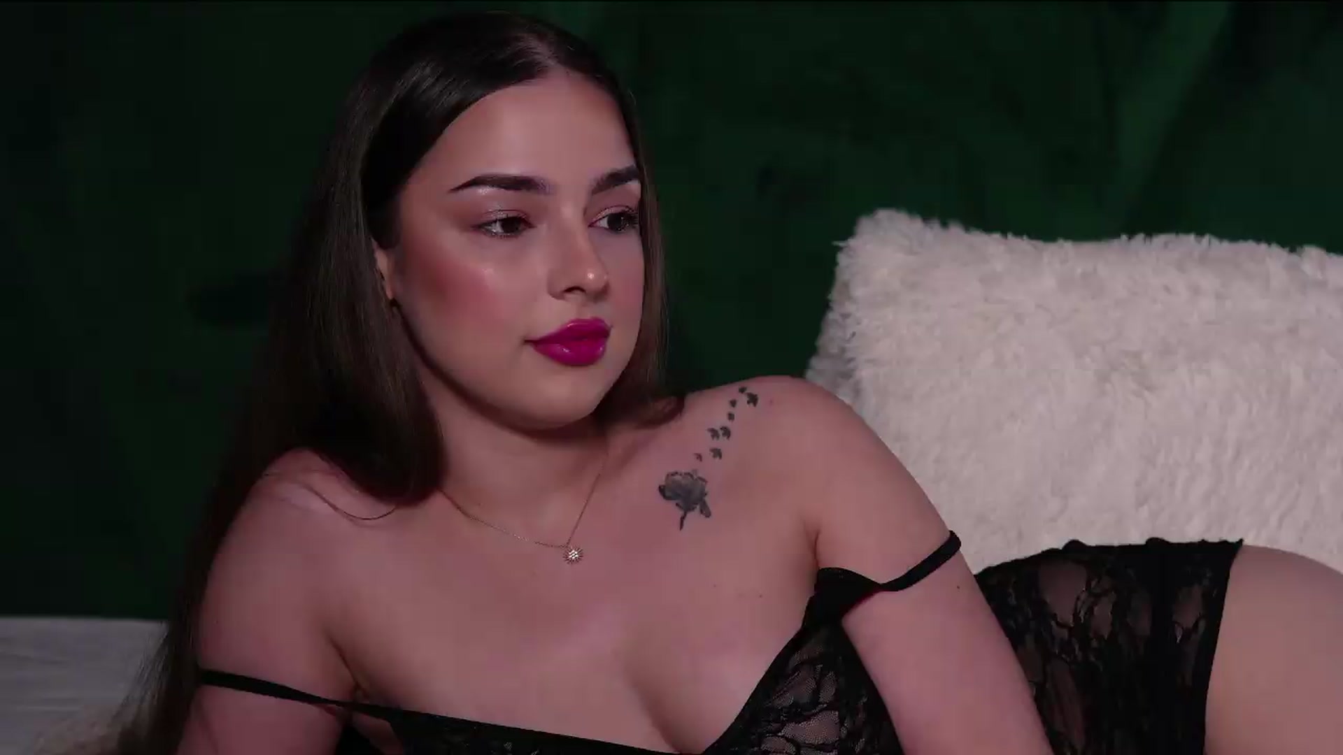 Gallery image thumbnail from ScarletColes's myfreecams stream on, 05/06/2026, 05:19 image 18 of 20