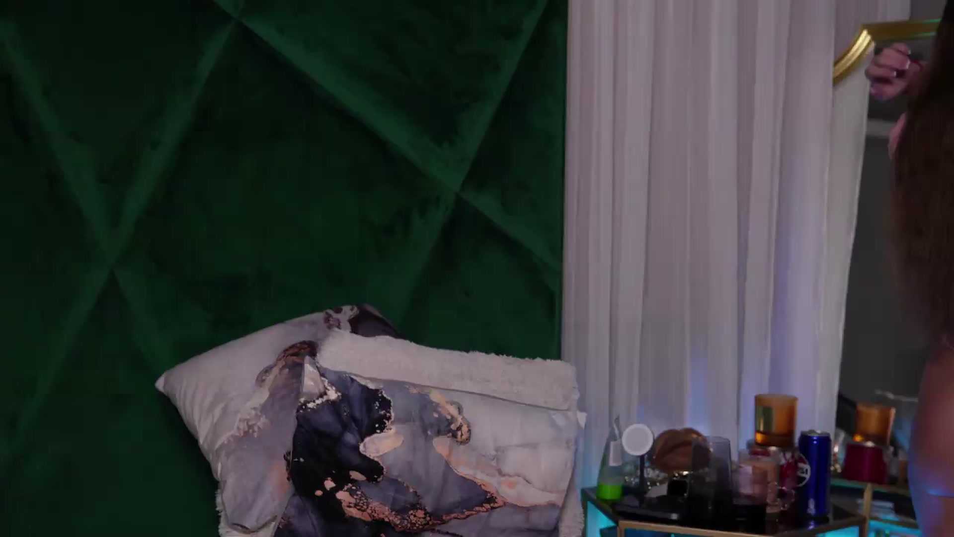 Gallery image thumbnail from ScarletColes's myfreecams stream on, 05/10/2026, 02:32 image 1 of 20