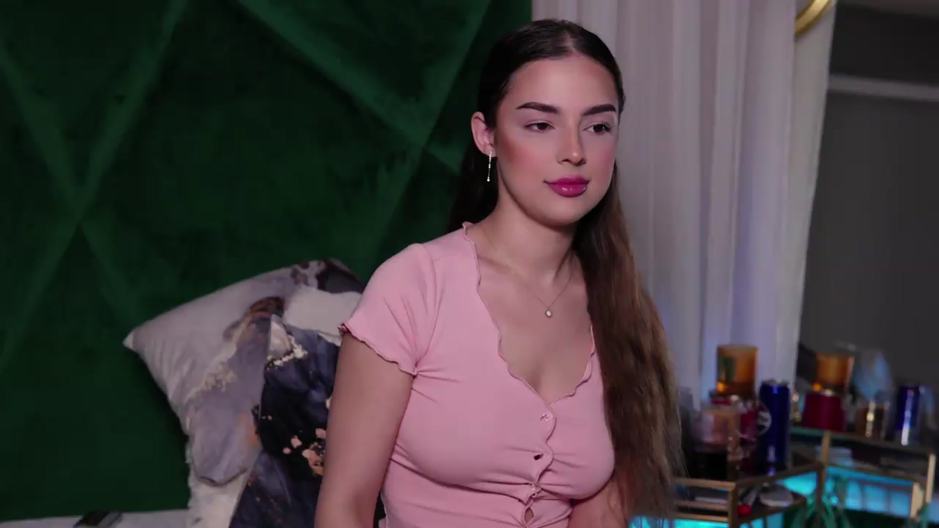 Gallery image thumbnail from ScarletColes's myfreecams stream on, 05/10/2026, 02:32 image 13 of 20