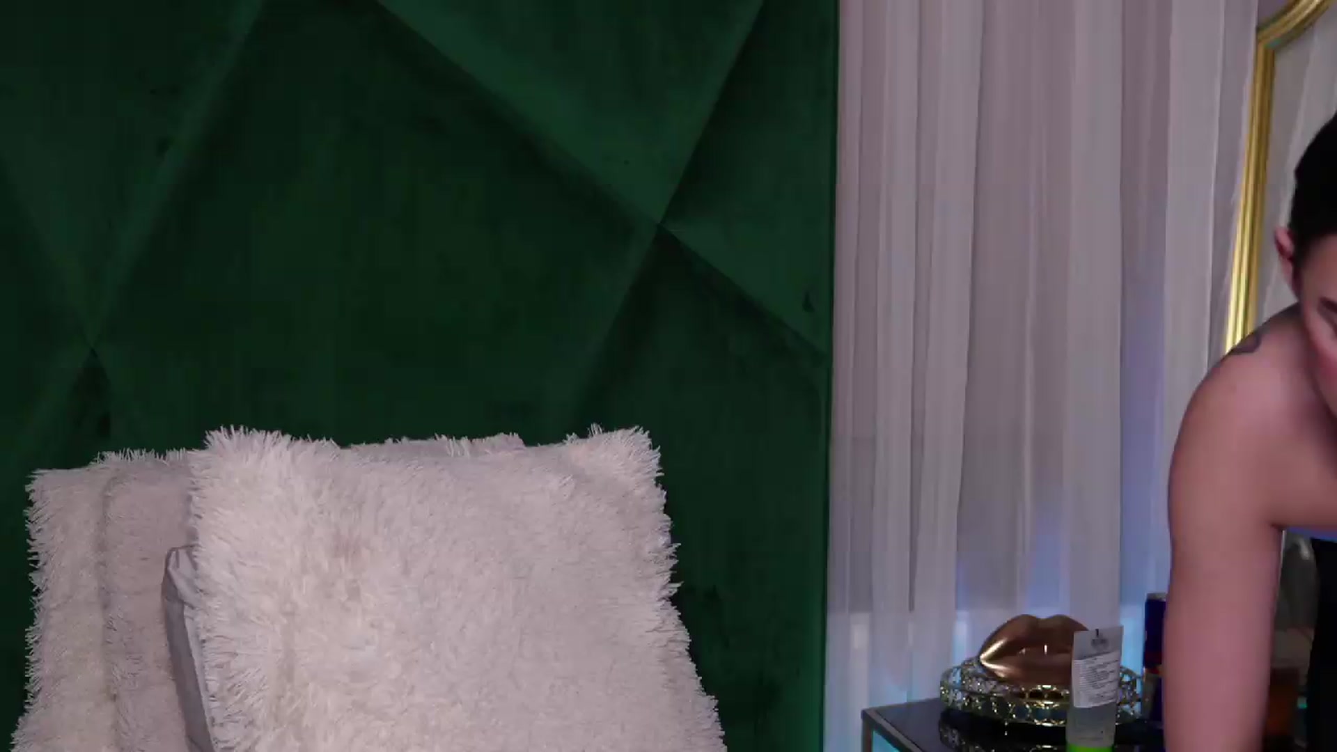 Gallery image thumbnail from ScarletColesX's myfreecams stream on, 05/17/2026, 04:41 image 4 of 20