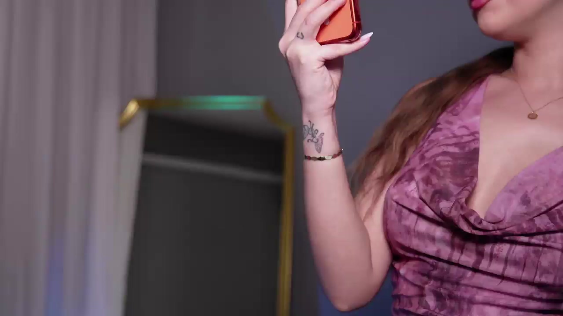 Gallery image thumbnail from ScarletColesX's myfreecams stream on, 05/26/2026, 23:53 image 3 of 20