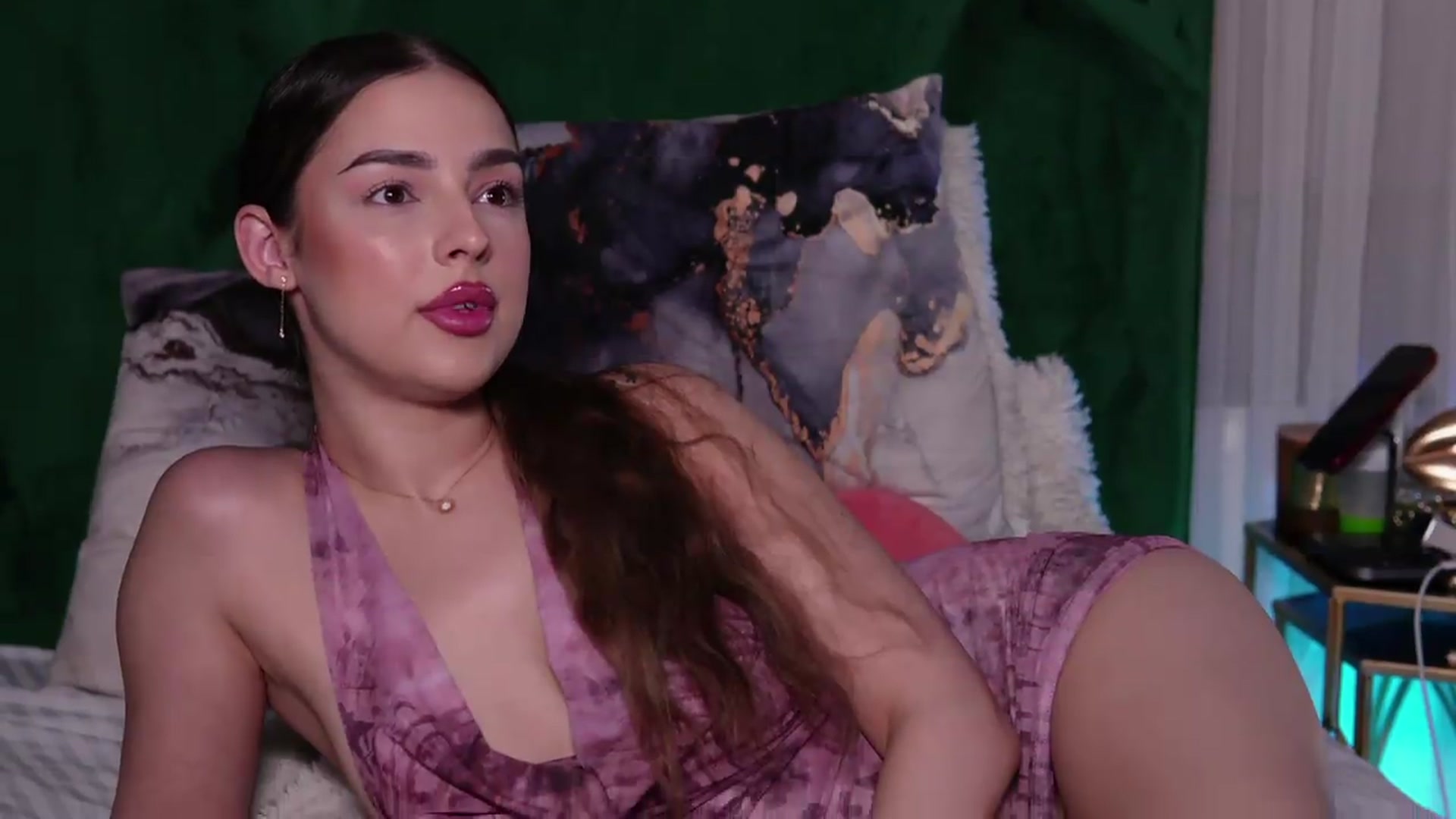 Gallery image thumbnail from ScarletColesX's myfreecams stream on, 05/27/2026, 02:48 image 15 of 20