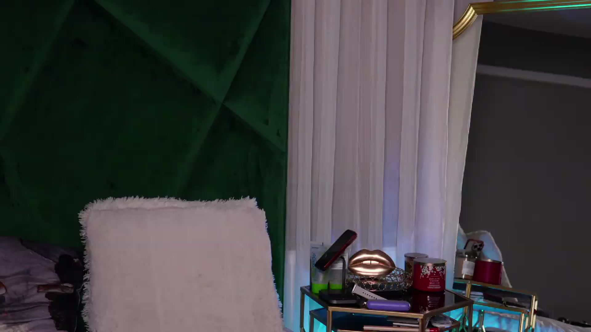 Gallery image thumbnail from ScarletColesX's myfreecams stream on, 05/28/2026, 03:14 image 1 of 20