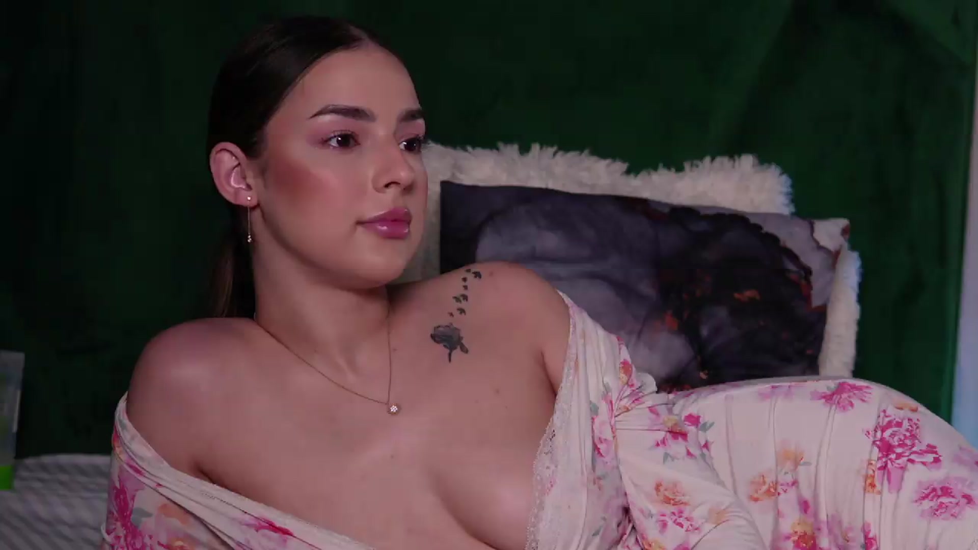 Gallery image thumbnail from ScarletColesX's myfreecams stream on, 06/03/2026, 05:04 image 1 of 20