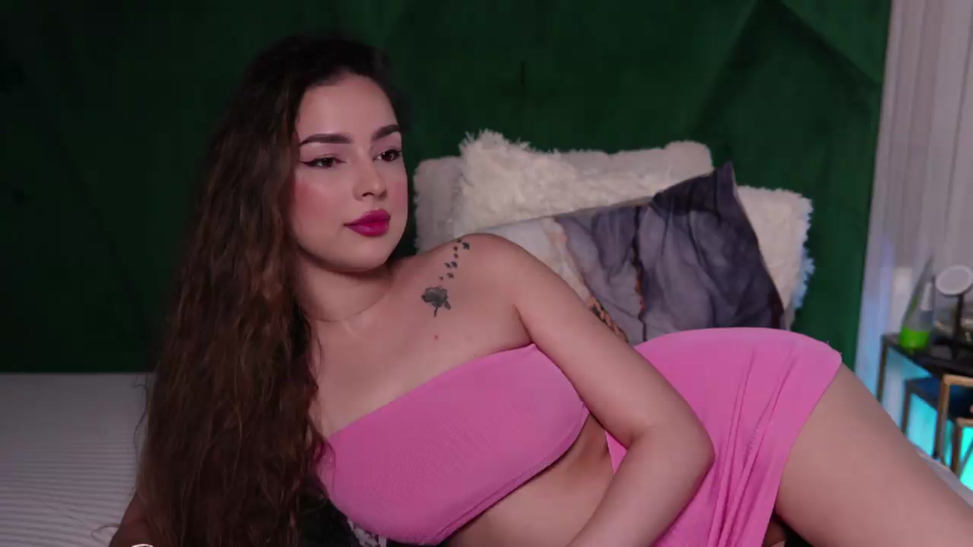 Gallery image thumbnail from ScarletColesX's myfreecams stream on, 07/07/2026, 24:00 image 16 of 20