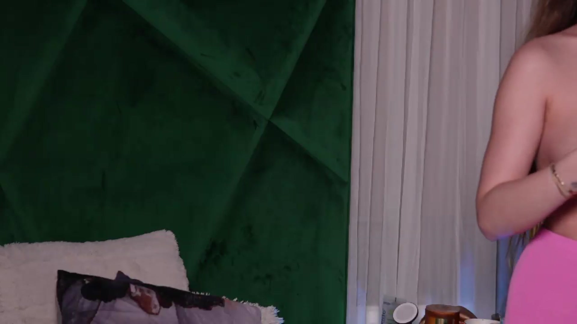 Gallery image thumbnail from ScarletColesX's myfreecams stream on, 07/07/2026, 01:51 image 10 of 20