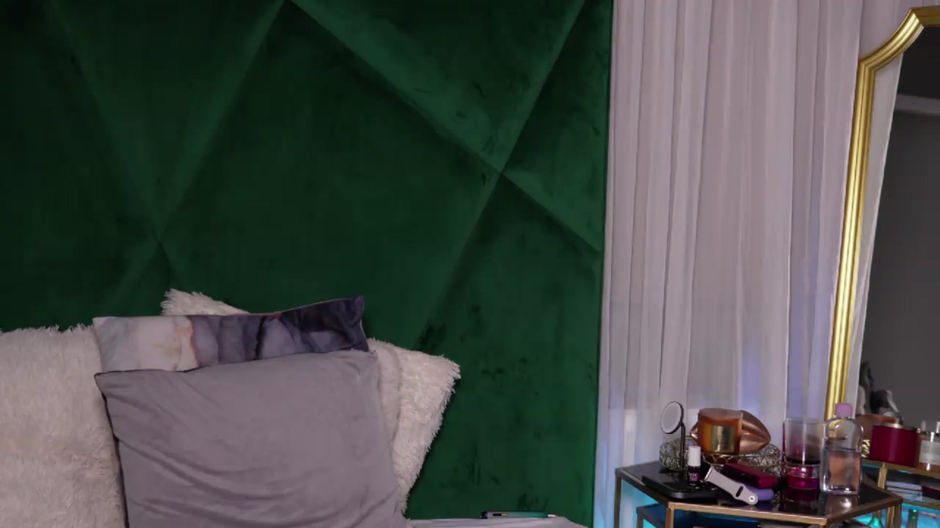 Gallery image thumbnail from ScarletColesX's myfreecams stream on, 07/10/2026, 01:29 image 14 of 20
