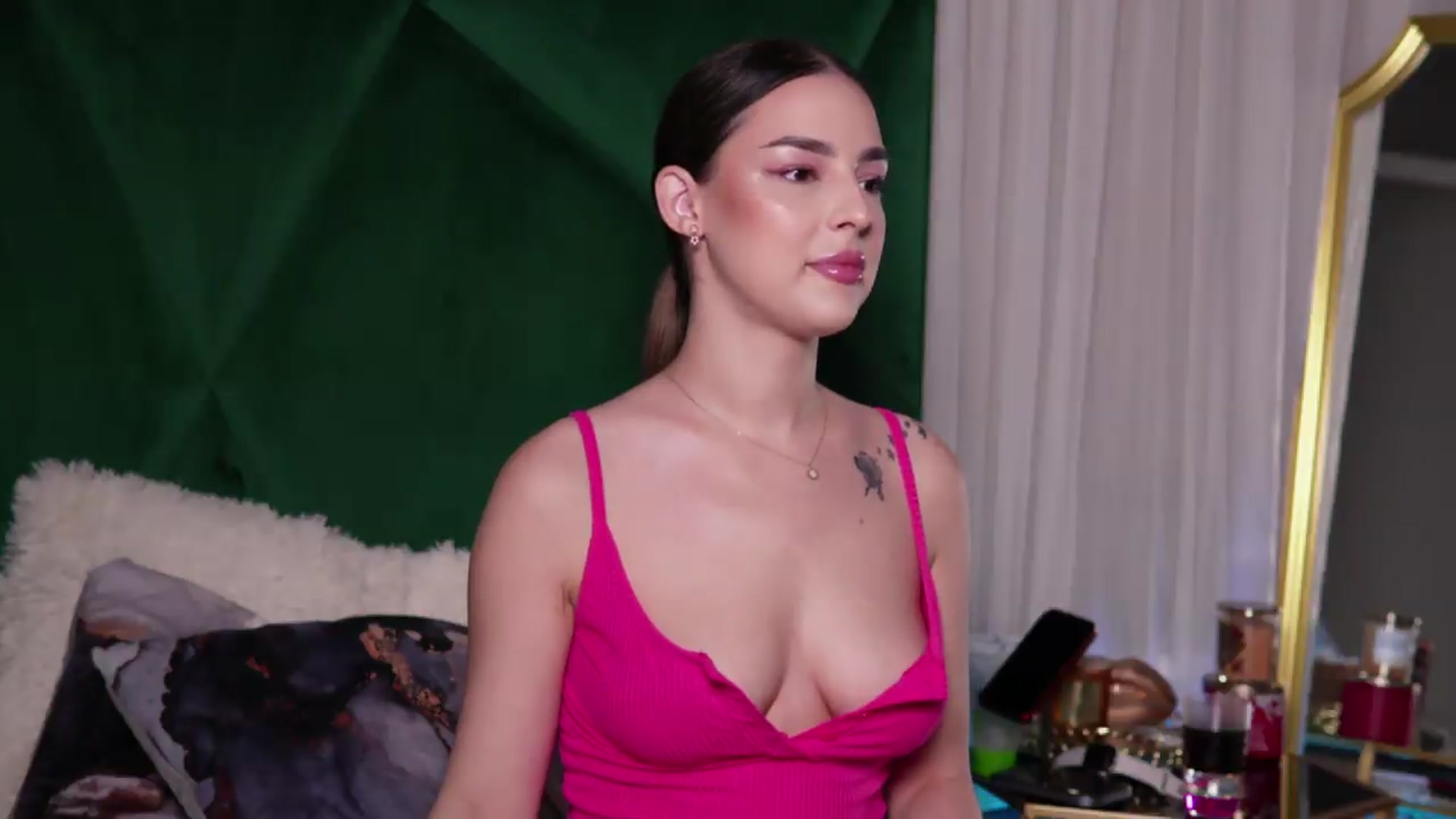 Gallery image thumbnail from ScarletColesX's myfreecams stream on, 07/11/2026, 24:31 image 17 of 20