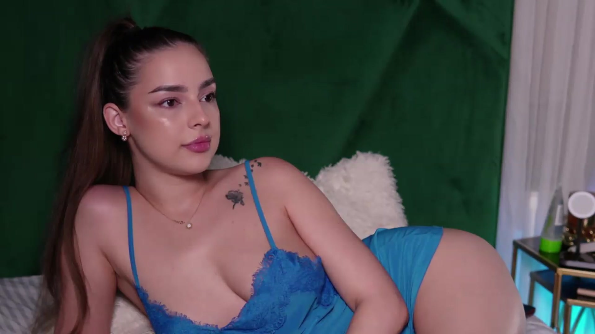 Gallery image thumbnail from ScarletColesX's myfreecams stream on, 07/18/2026, 03:31 image 17 of 20