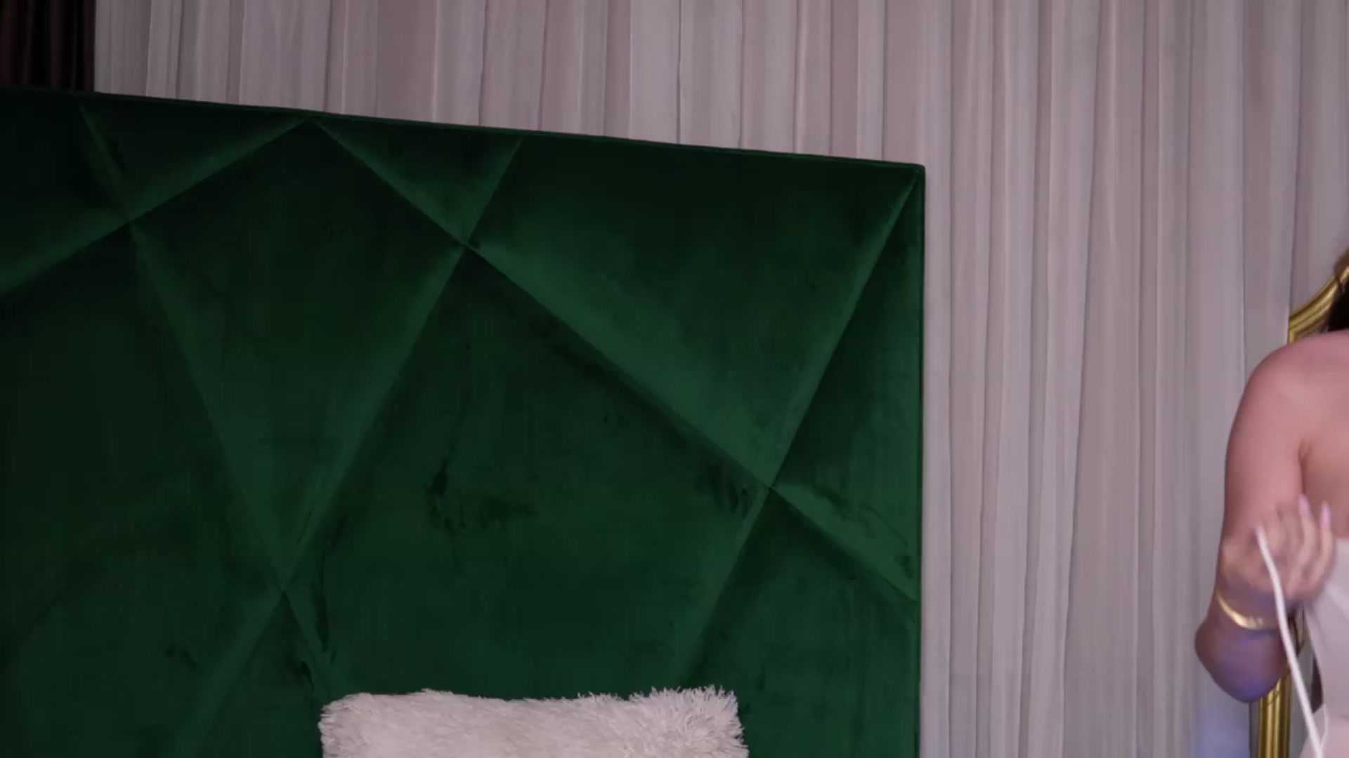 Gallery image thumbnail from ScarletColesX's myfreecams stream on, 07/22/2026, 05:34 image 12 of 20