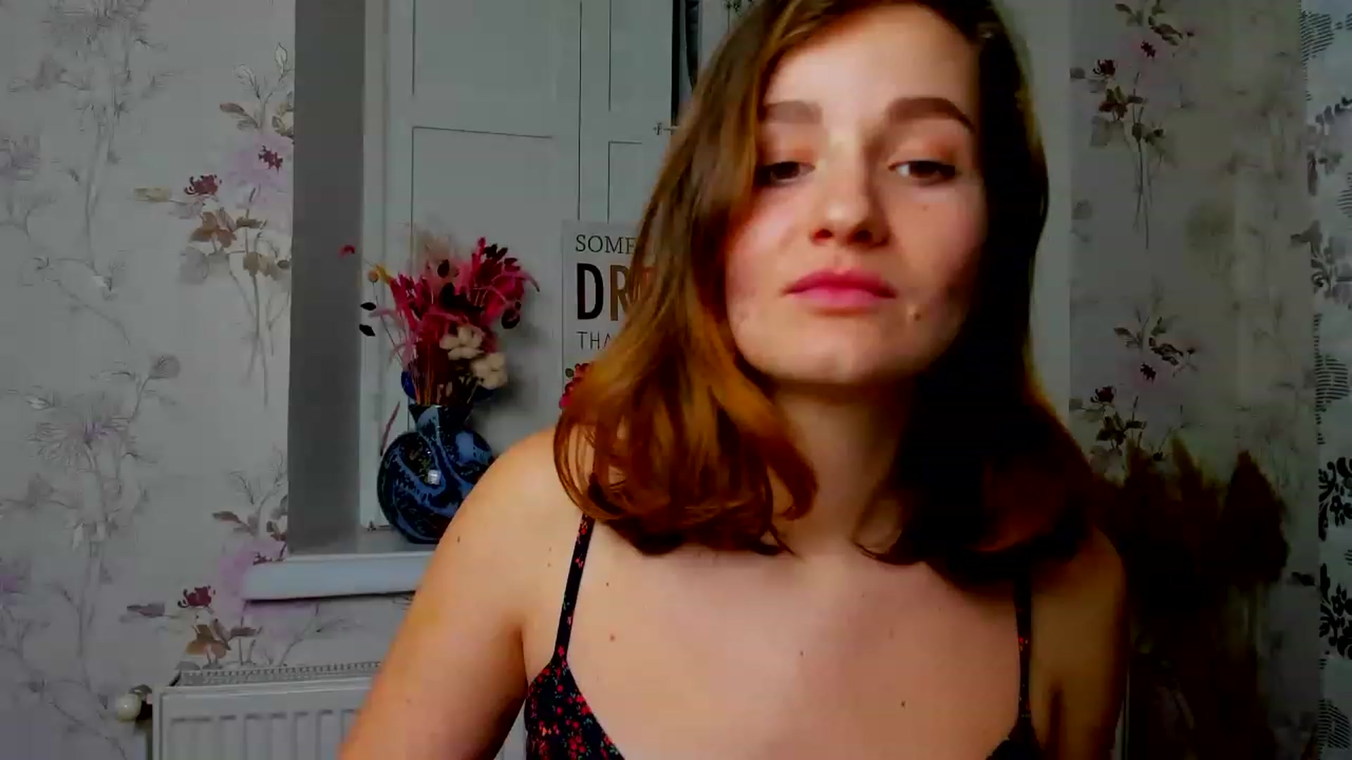 Gallery image thumbnail from ScarletCruz's myfreecams stream on, 12/18/2022, 15:02 image 16 of 20