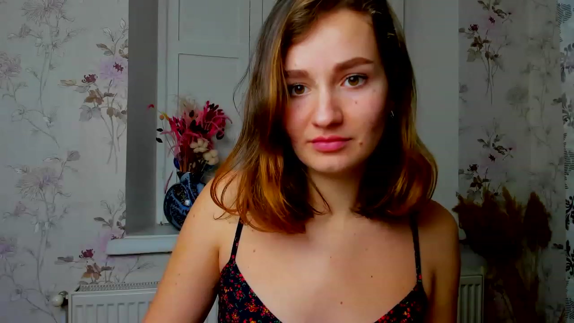 Gallery image thumbnail from ScarletCruz's myfreecams stream on, 12/18/2022, 15:02 image 9 of 20
