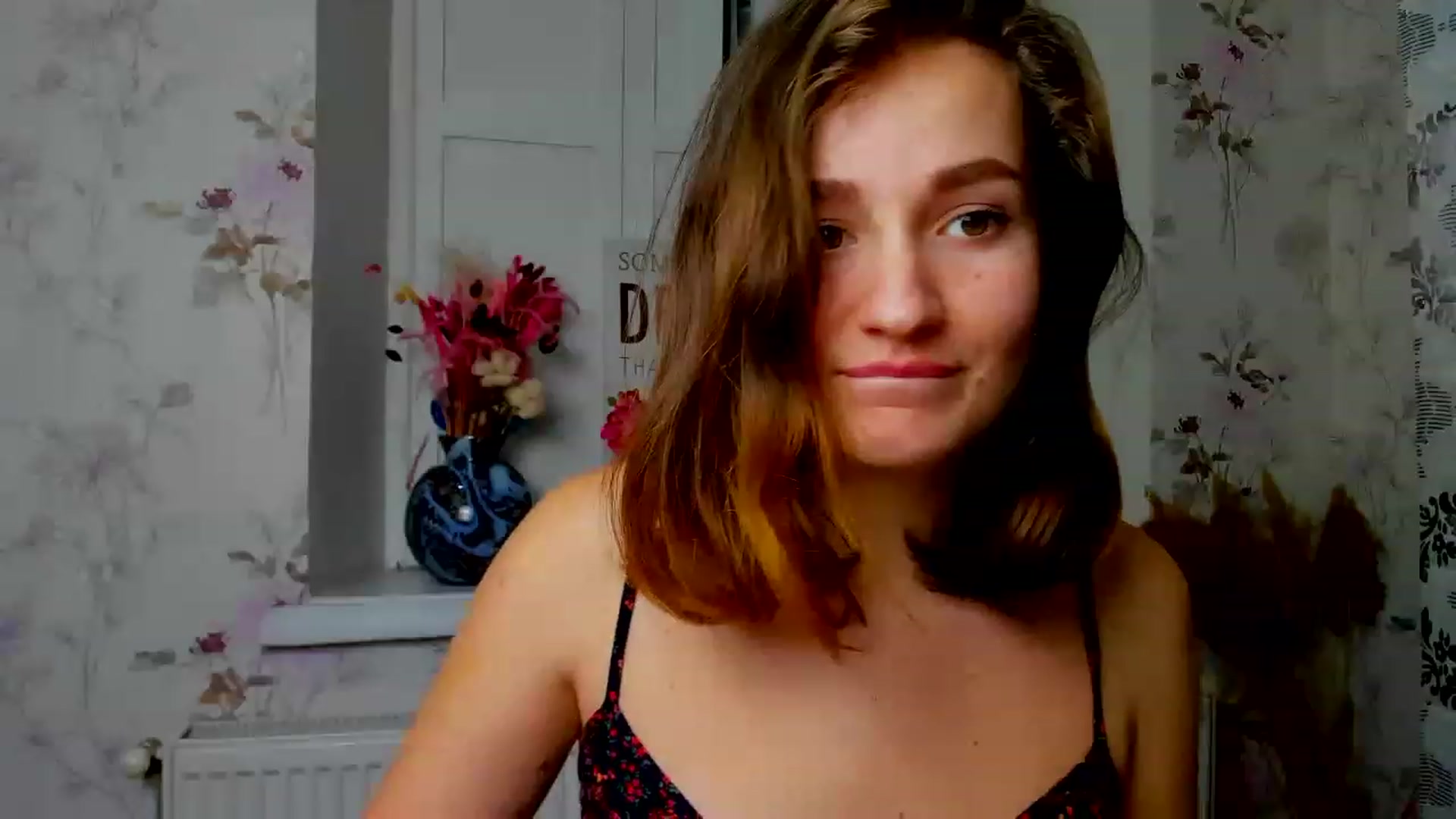 Gallery image thumbnail from ScarletCruz's myfreecams stream on, 12/18/2022, 15:02 image 20 of 20