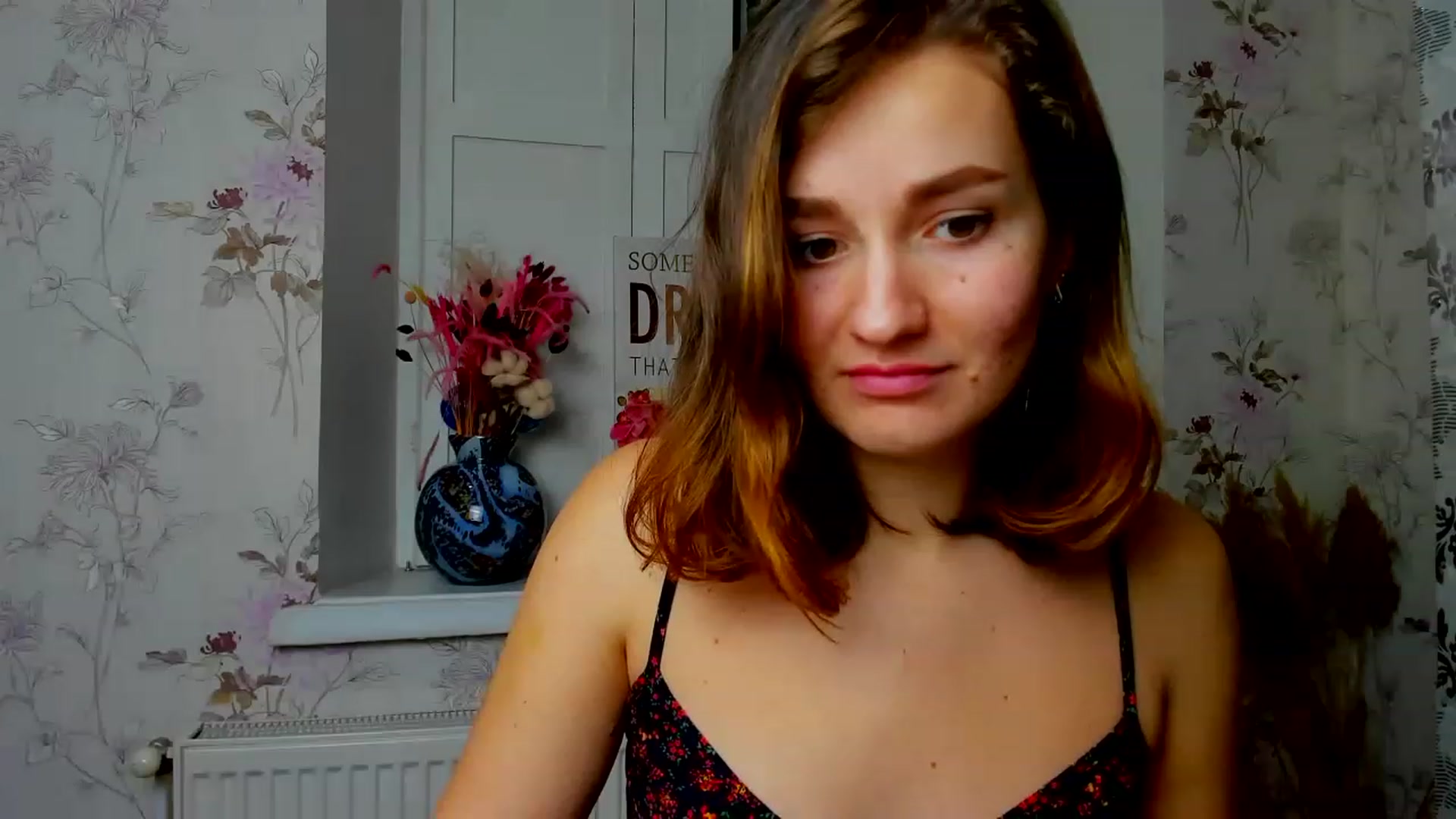 Gallery image thumbnail from ScarletCruz's myfreecams stream on, 12/18/2022, 15:02 image 6 of 20