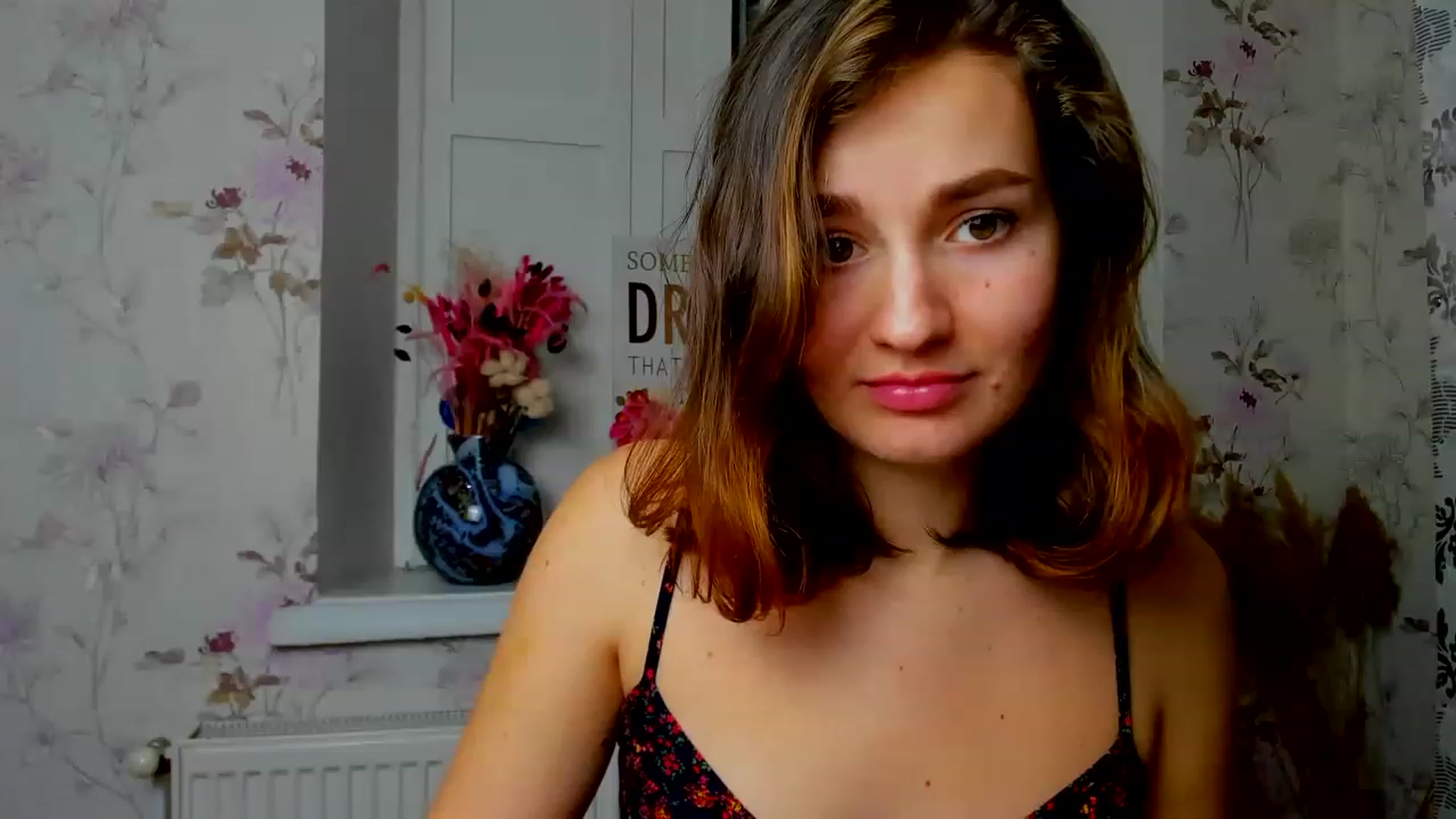 Gallery image thumbnail from ScarletCruz's myfreecams stream on, 12/18/2022, 15:02 image 7 of 20