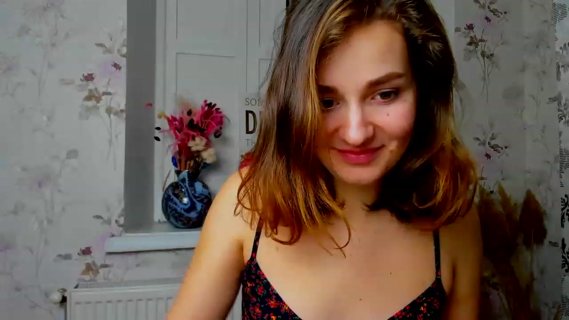 Gallery image thumbnail from ScarletCruz's myfreecams stream on, 12/18/2022, 15:02 image 3 of 20