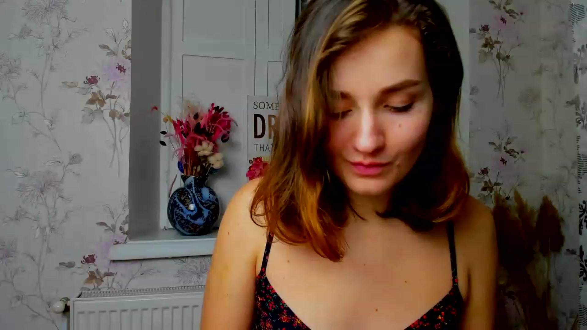 Gallery image thumbnail from ScarletCruz's myfreecams stream on, 12/18/2022, 15:02 image 5 of 20