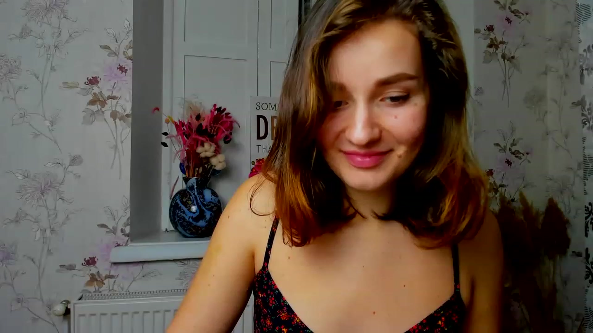 Gallery image thumbnail from ScarletCruz's myfreecams stream on, 12/18/2022, 15:02 image 4 of 20