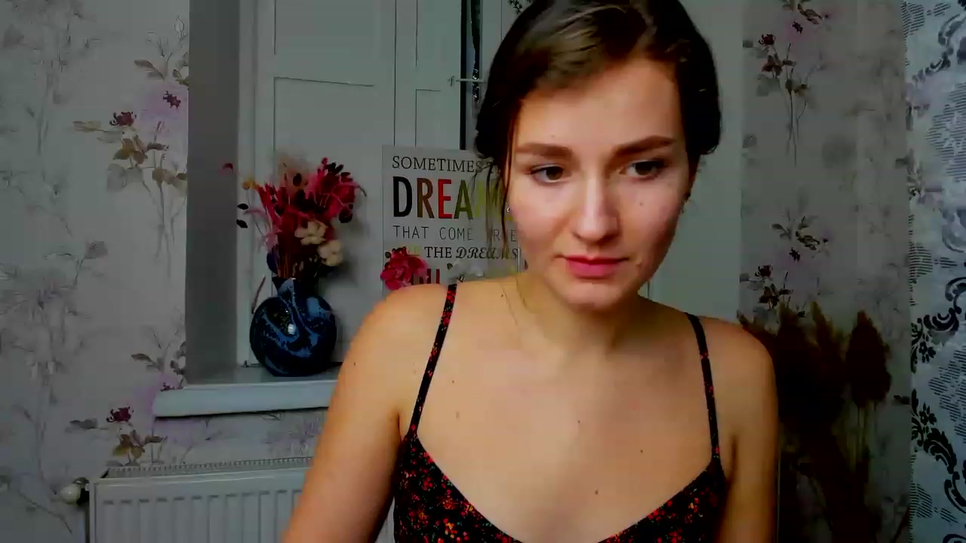 Gallery image thumbnail from ScarletCruz's myfreecams stream on, 12/18/2022, 18:03 image 15 of 20