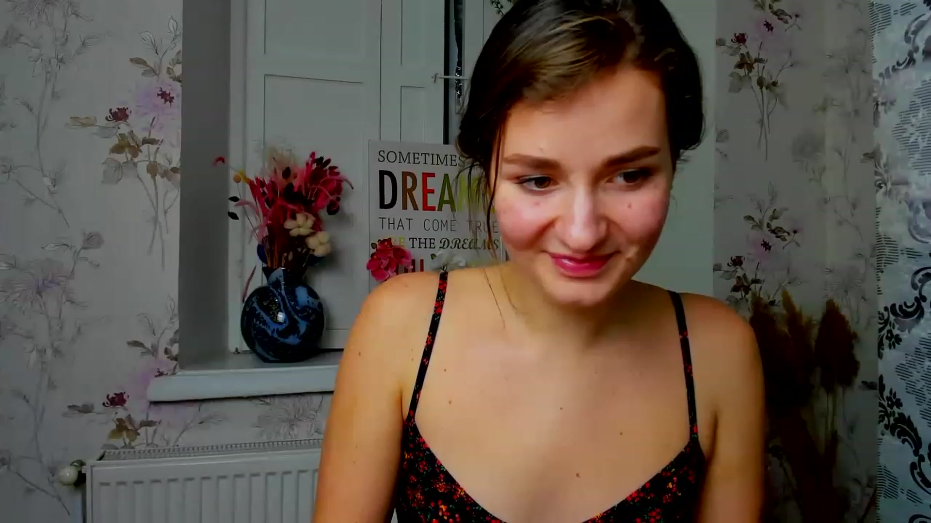 Gallery image thumbnail from ScarletCruz's myfreecams stream on, 12/18/2022, 18:03 image 20 of 20