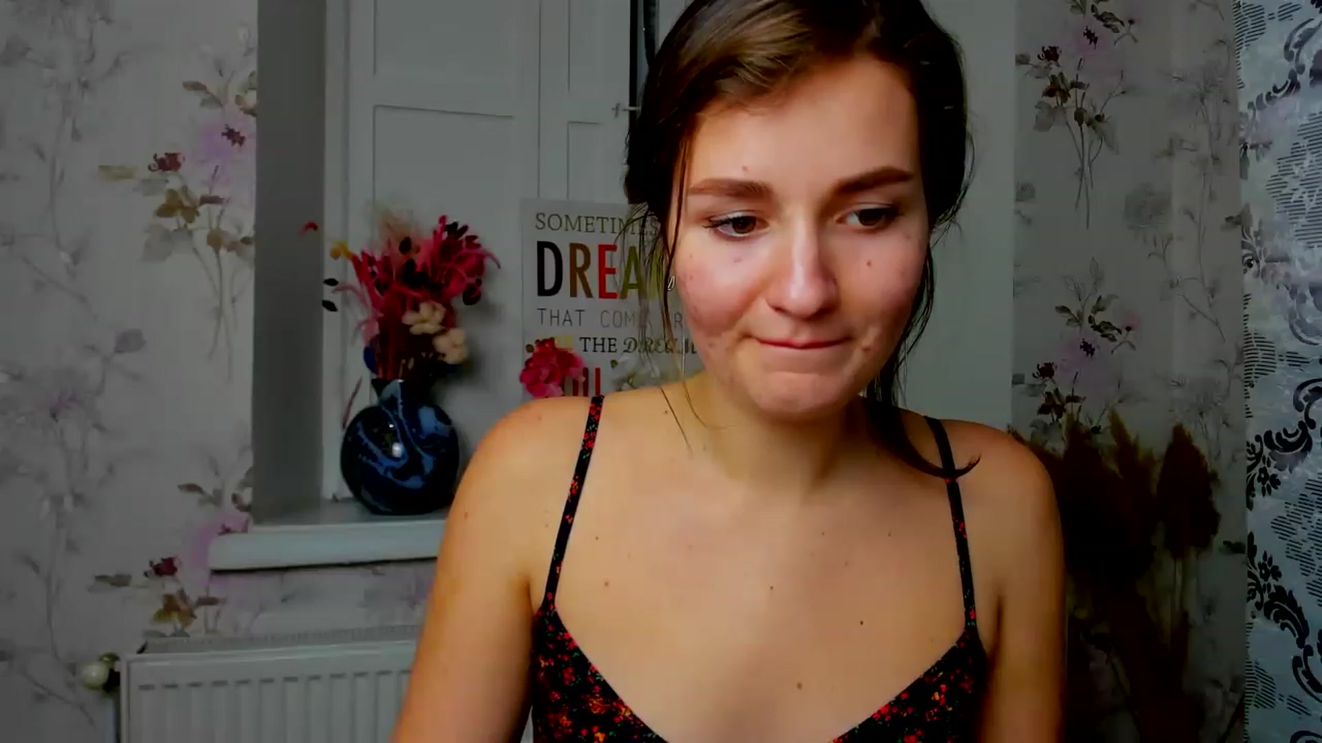 Gallery image thumbnail from ScarletCruz's myfreecams stream on, 12/18/2022, 18:03 image 10 of 20