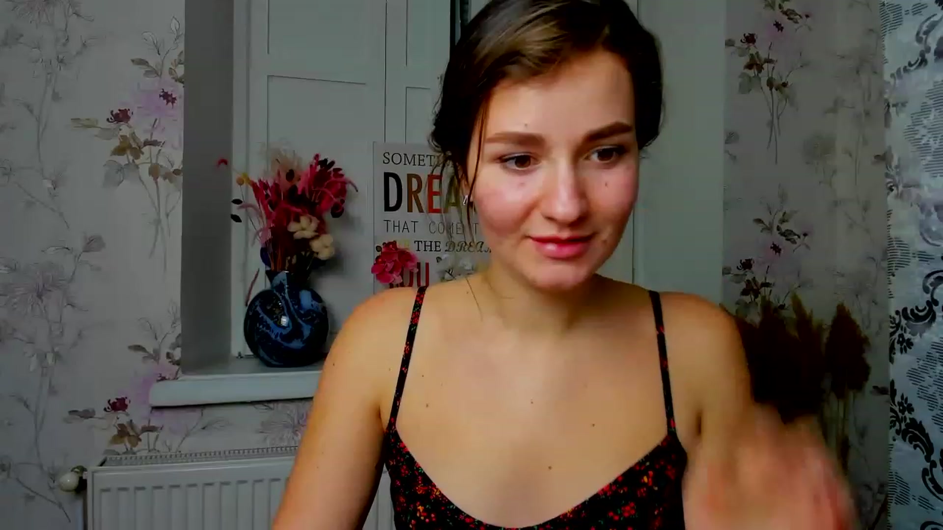 Gallery image thumbnail from ScarletCruz's myfreecams stream on, 12/18/2022, 18:03 image 19 of 20