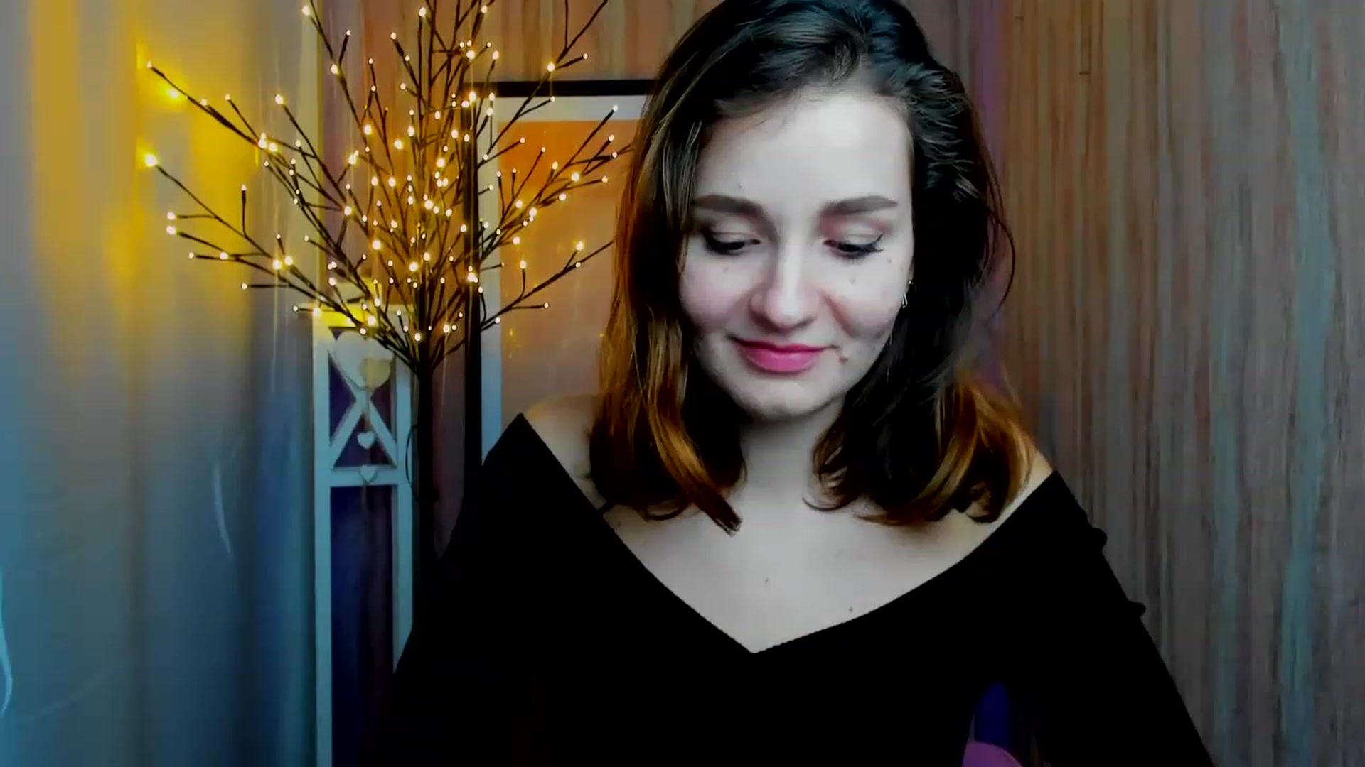 Gallery image thumbnail from ScarletCruz's myfreecams stream on, 12/19/2022, 09:30 image 11 of 20