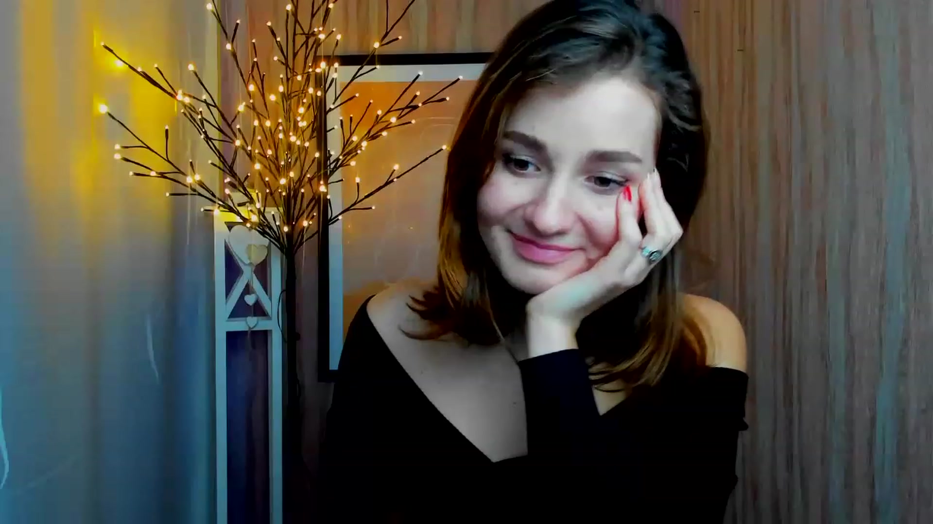 Gallery image thumbnail from ScarletCruz's myfreecams stream on, 12/19/2022, 09:30 image 4 of 20