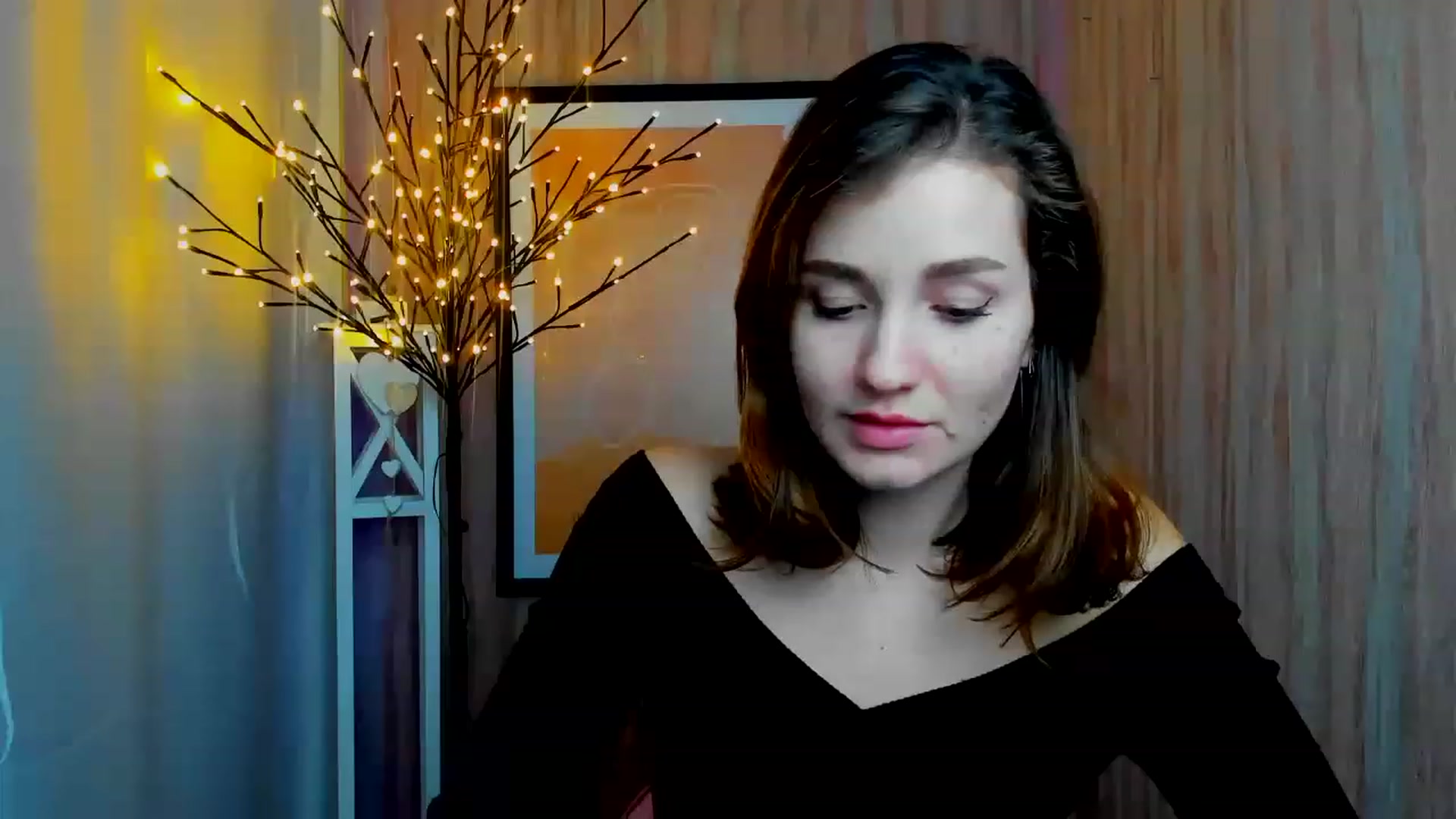 Gallery image thumbnail from ScarletCruz's myfreecams stream on, 12/19/2022, 09:30 image 3 of 20