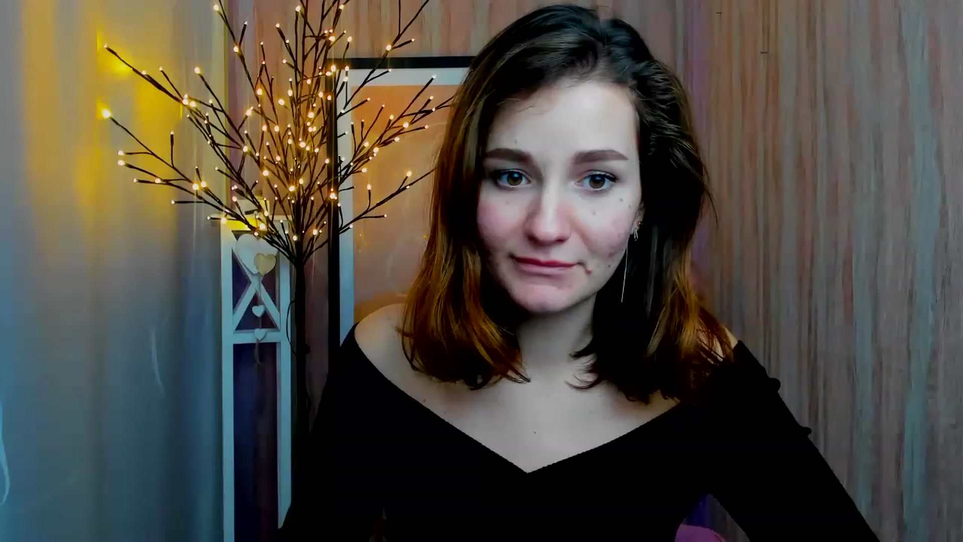 Gallery image thumbnail from ScarletCruz's myfreecams stream on, 12/19/2022, 09:30 image 17 of 20