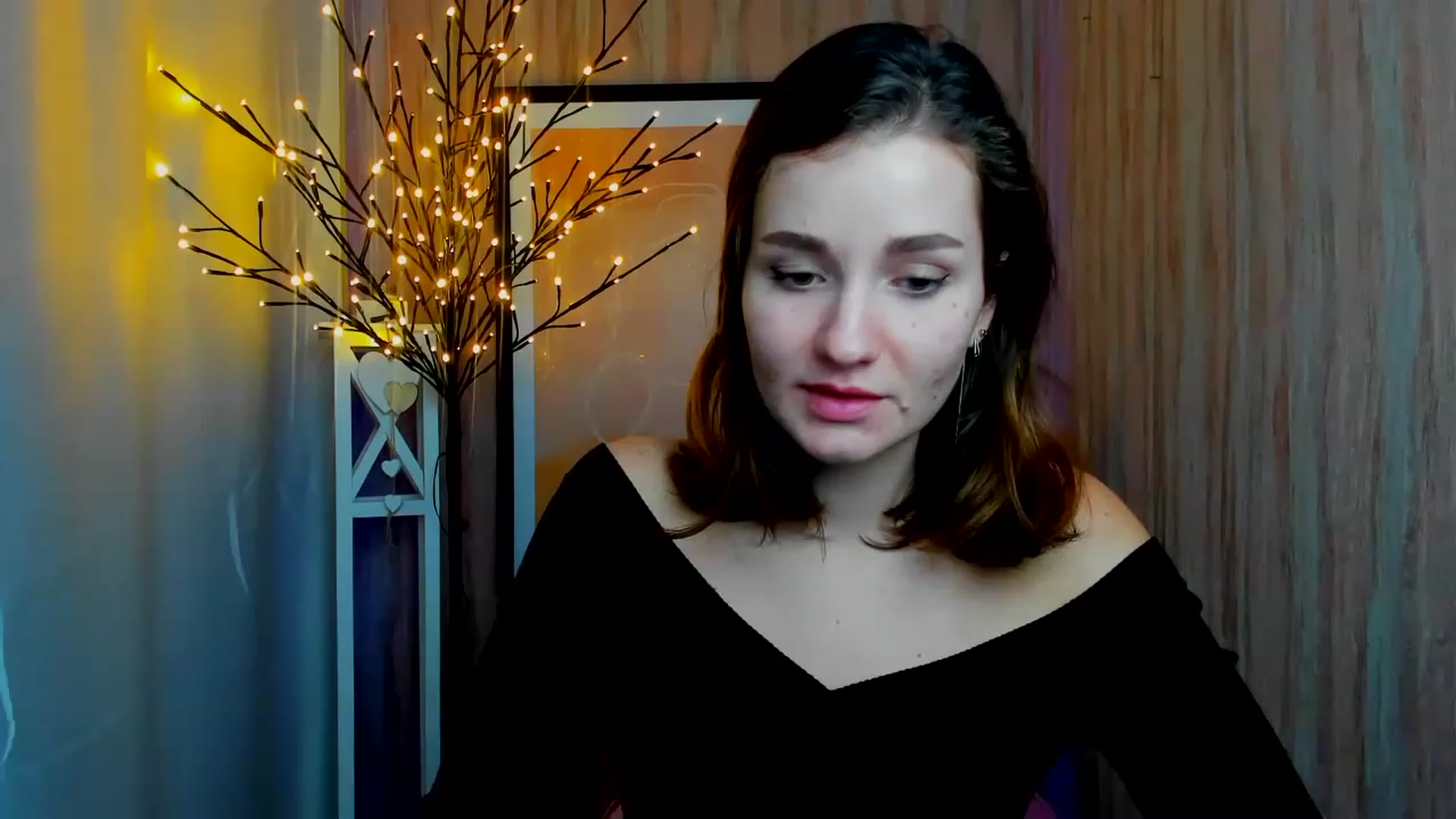 Gallery image thumbnail from ScarletCruz's myfreecams stream on, 12/19/2022, 09:30 image 6 of 20