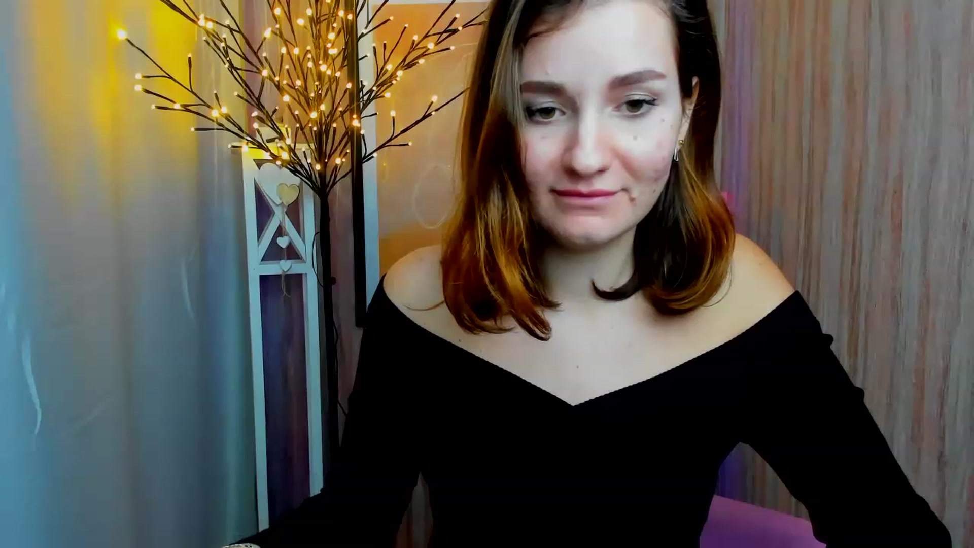 Gallery image thumbnail from ScarletCruz's myfreecams stream on, 12/19/2022, 11:21 image 13 of 20