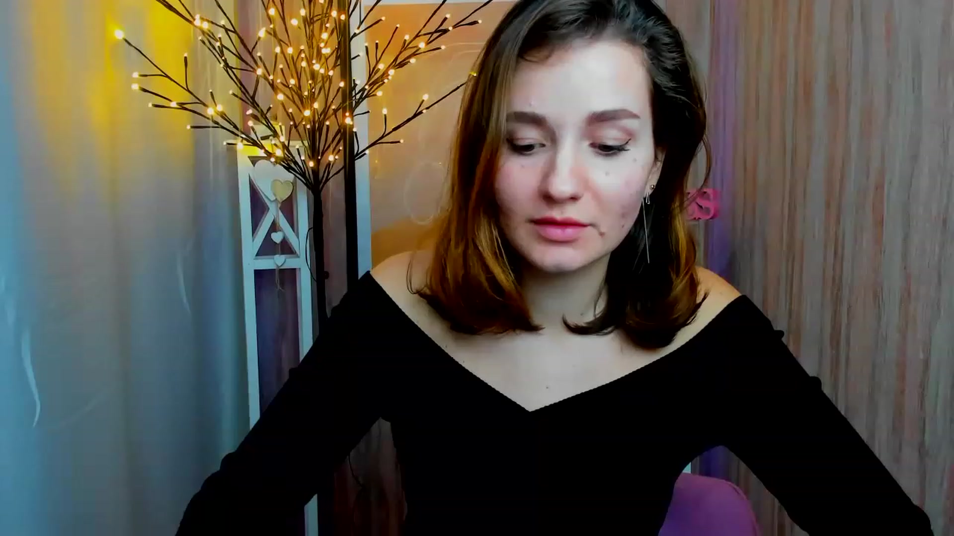 Gallery image thumbnail from ScarletCruz's myfreecams stream on, 12/19/2022, 11:21 image 20 of 20