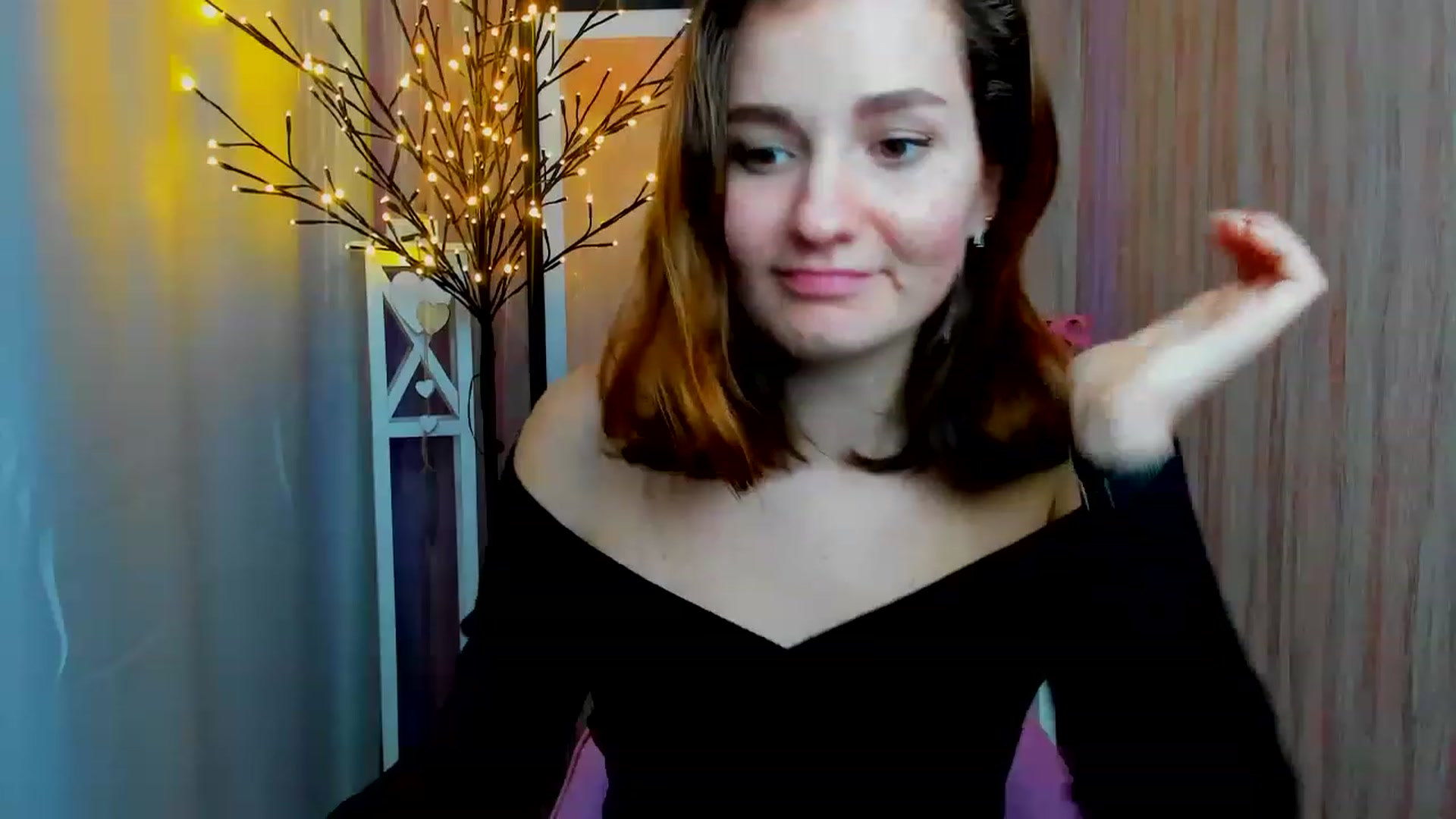 Gallery image thumbnail from ScarletCruz's myfreecams stream on, 12/19/2022, 12:36 image 17 of 20
