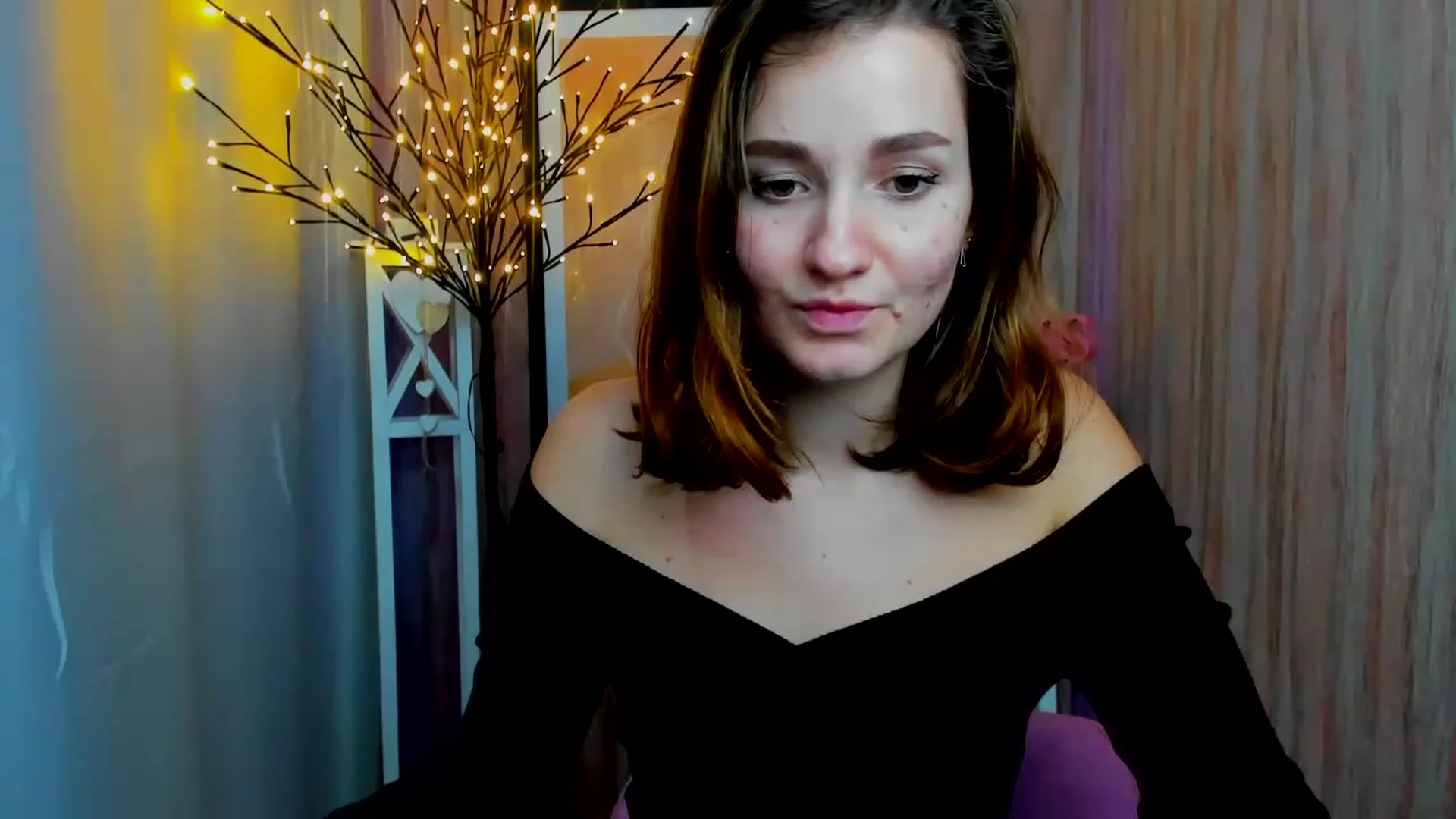 Gallery image thumbnail from ScarletCruz's myfreecams stream on, 12/19/2022, 12:36 image 13 of 20