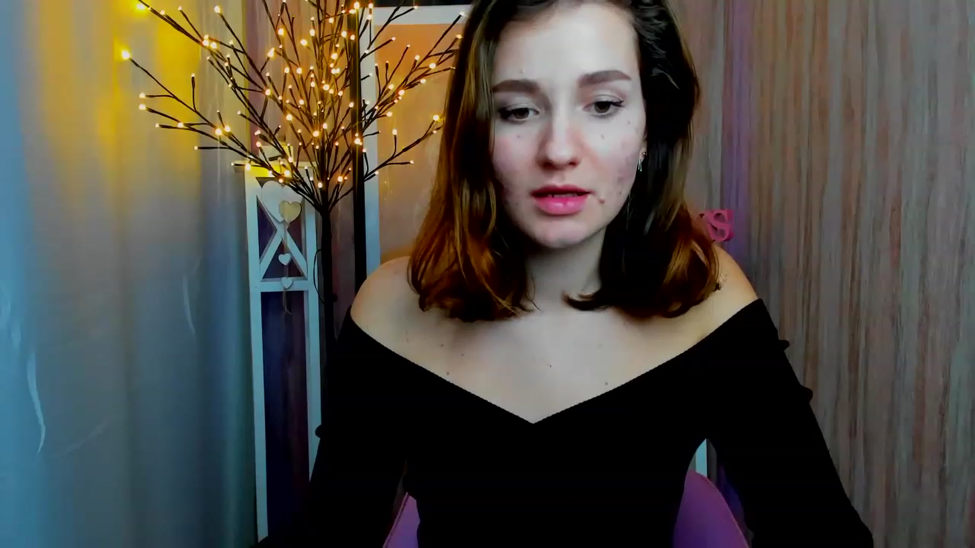 Gallery image thumbnail from ScarletCruz's myfreecams stream on, 12/19/2022, 12:36 image 11 of 20