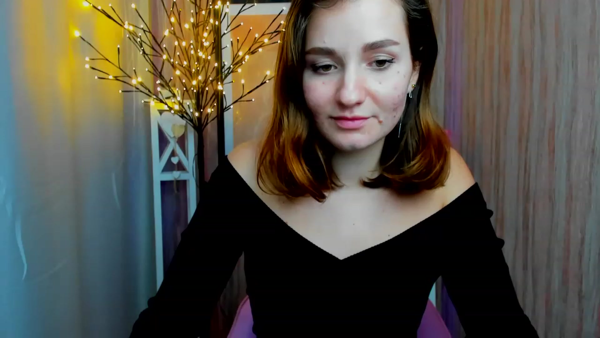 Gallery image thumbnail from ScarletCruz's myfreecams stream on, 12/19/2022, 12:36 image 2 of 20