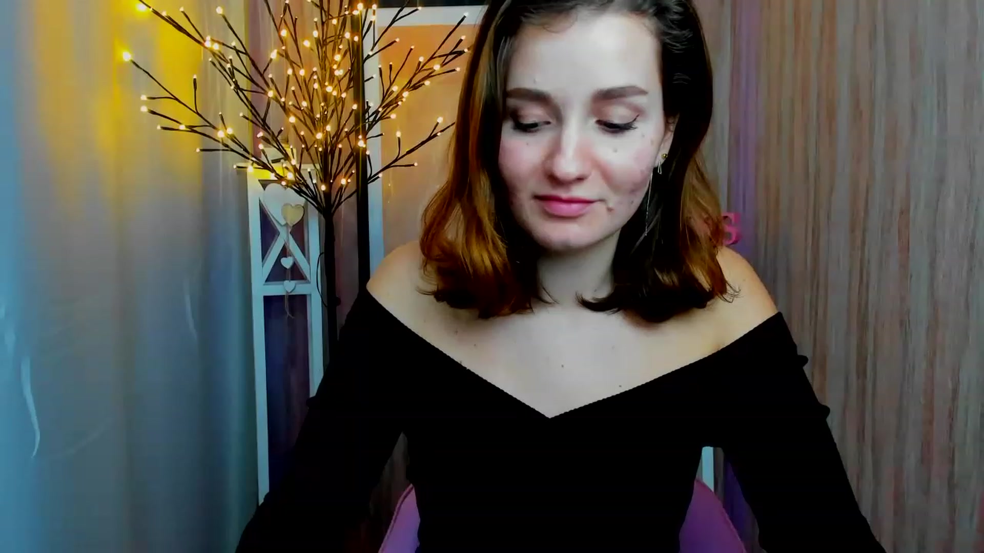 Gallery image thumbnail from ScarletCruz's myfreecams stream on, 12/19/2022, 12:36 image 16 of 20