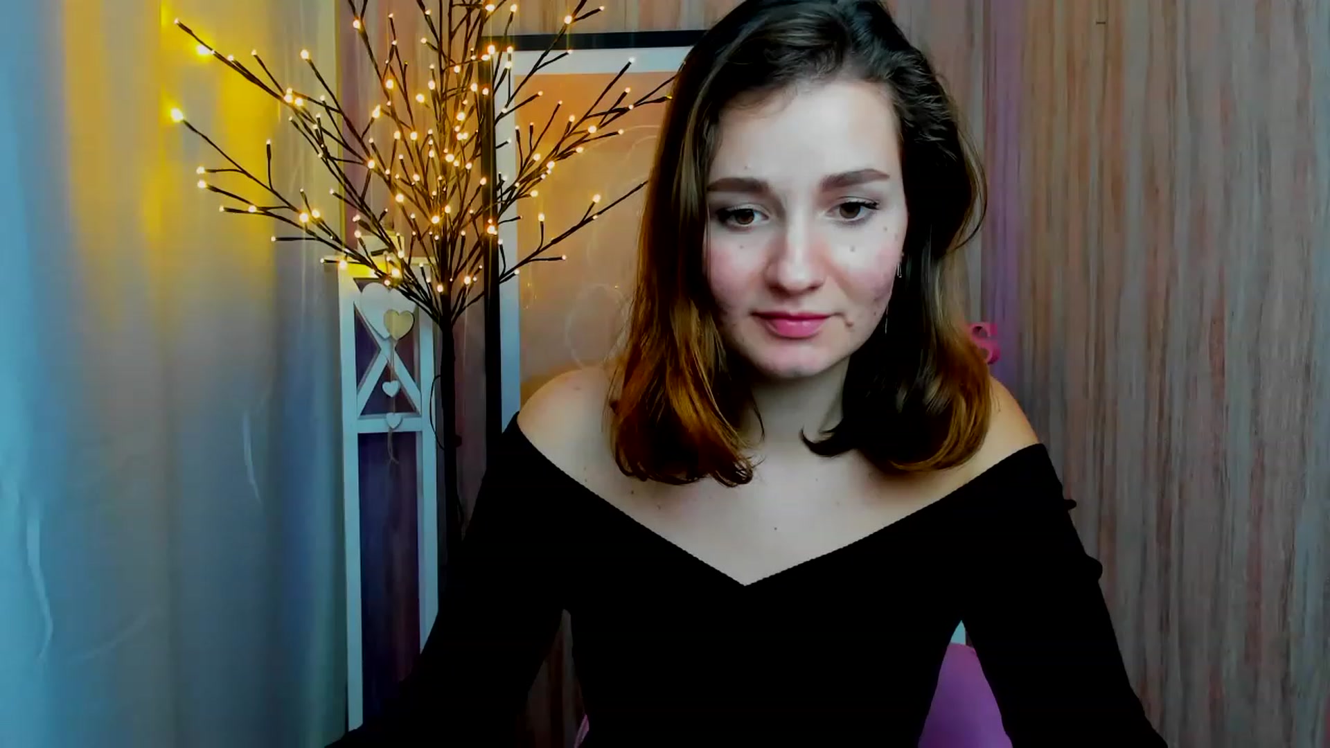 Gallery image thumbnail from ScarletCruz's myfreecams stream on, 12/19/2022, 13:19 image 20 of 20
