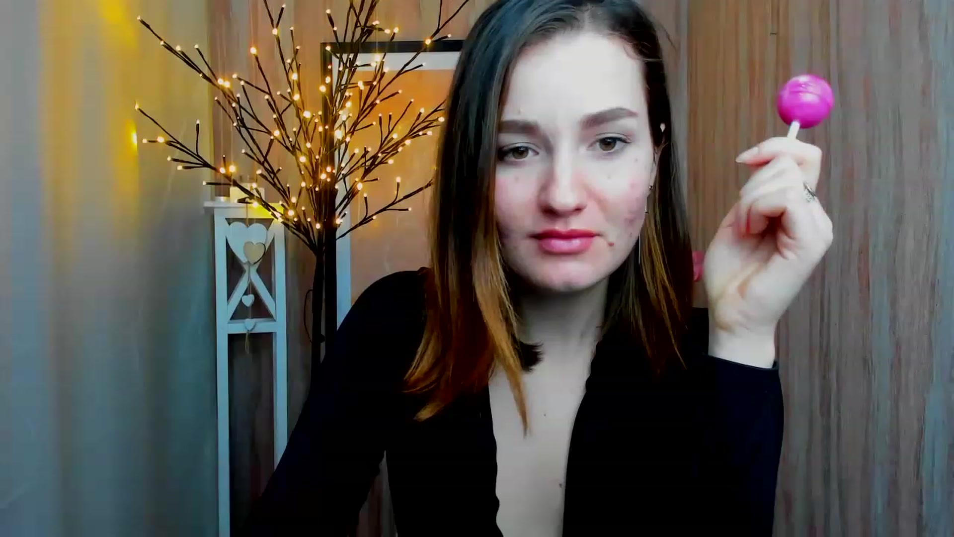 Gallery image thumbnail from ScarletCruz's myfreecams stream on, 12/21/2022, 10:26 image 1 of 20