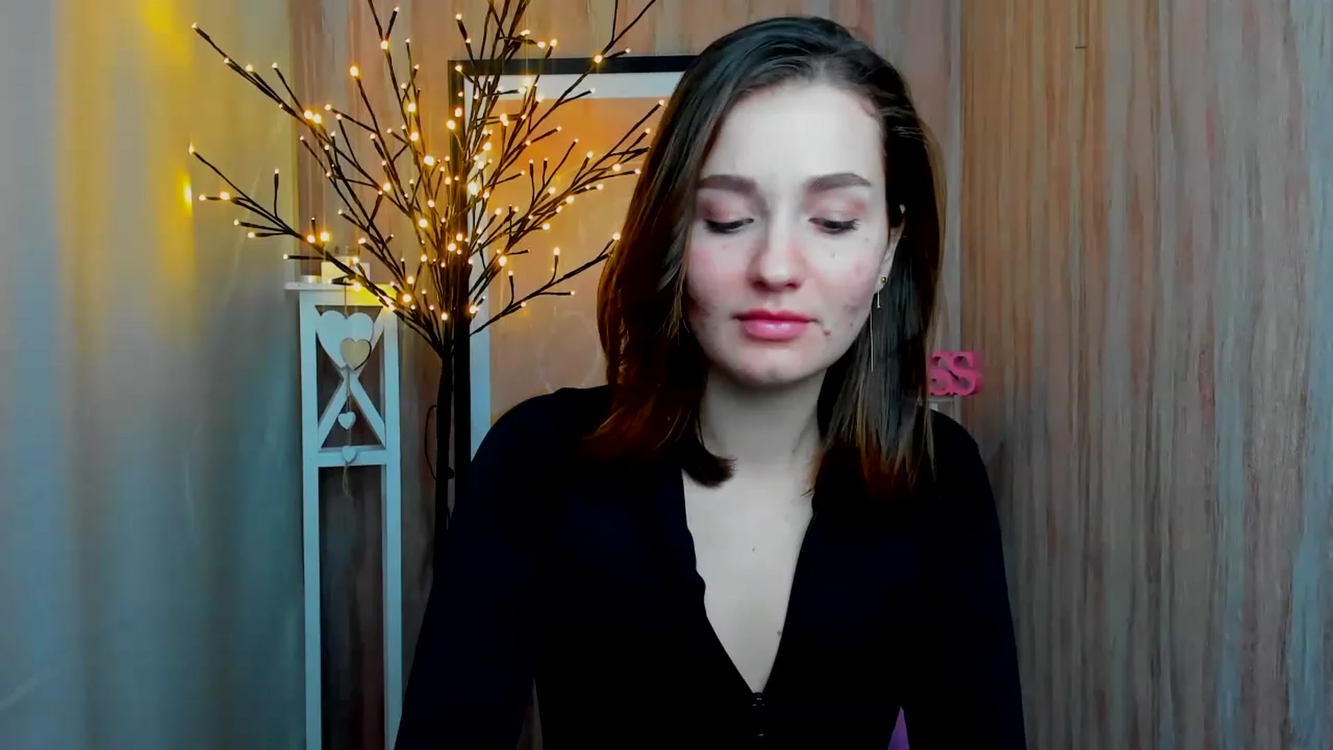 Gallery image thumbnail from ScarletCruz's myfreecams stream on, 12/21/2022, 10:26 image 14 of 20