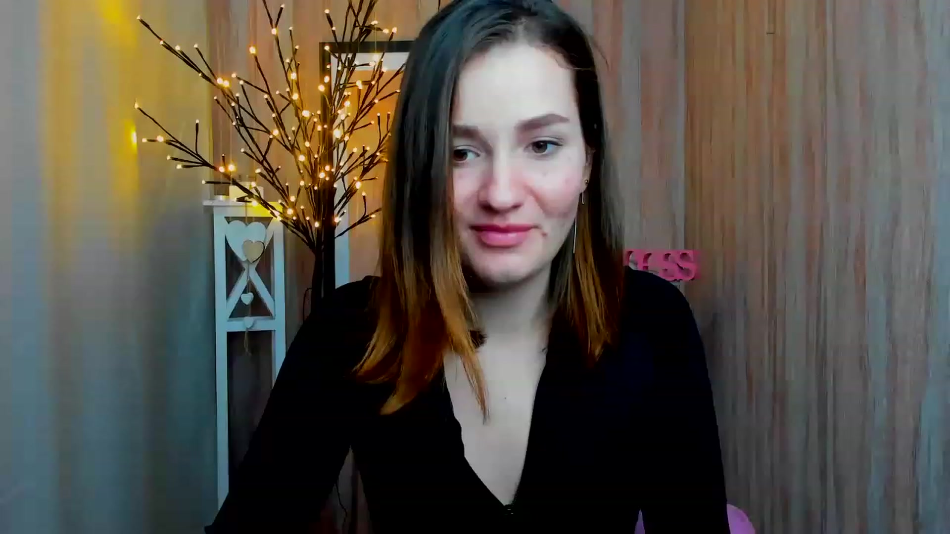 Gallery image thumbnail from ScarletCruz's myfreecams stream on, 12/21/2022, 10:26 image 11 of 20