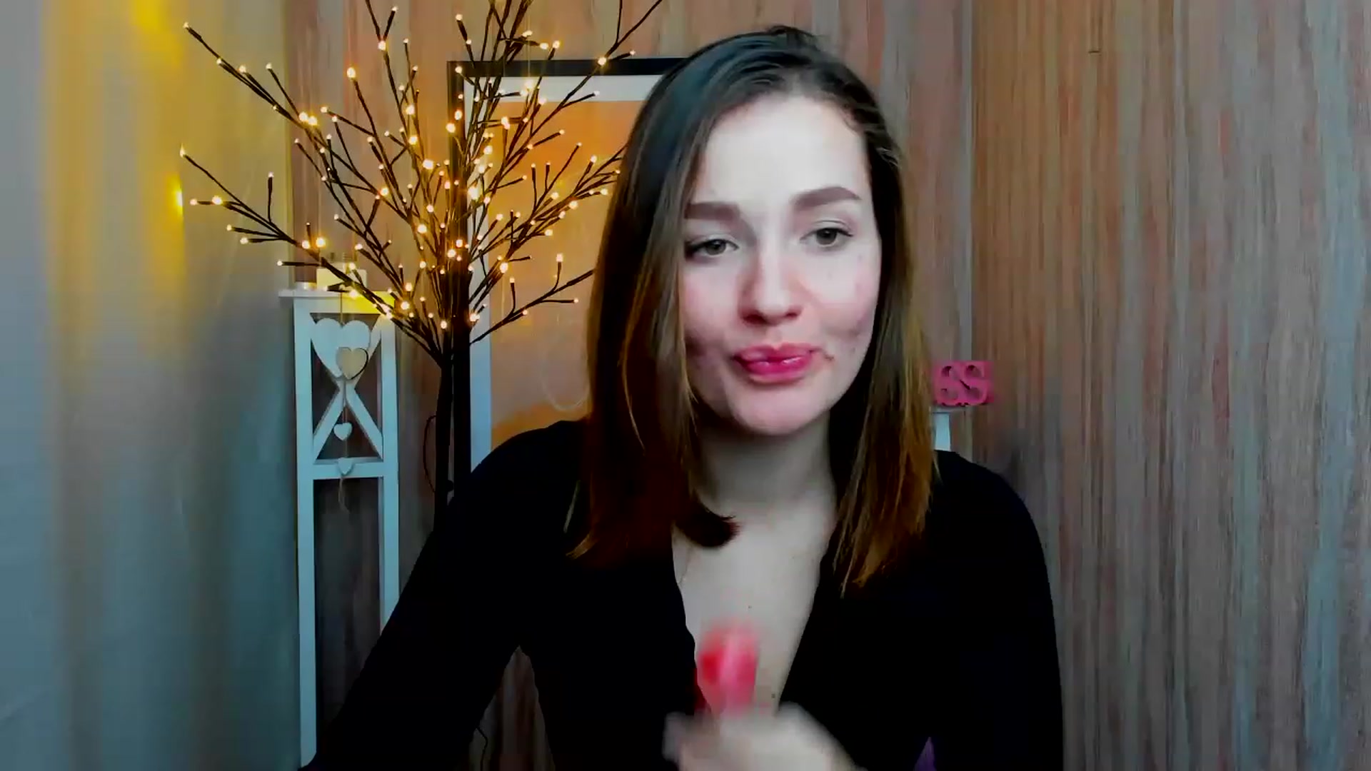 Gallery image thumbnail from ScarletCruz's myfreecams stream on, 12/21/2022, 10:26 image 20 of 20