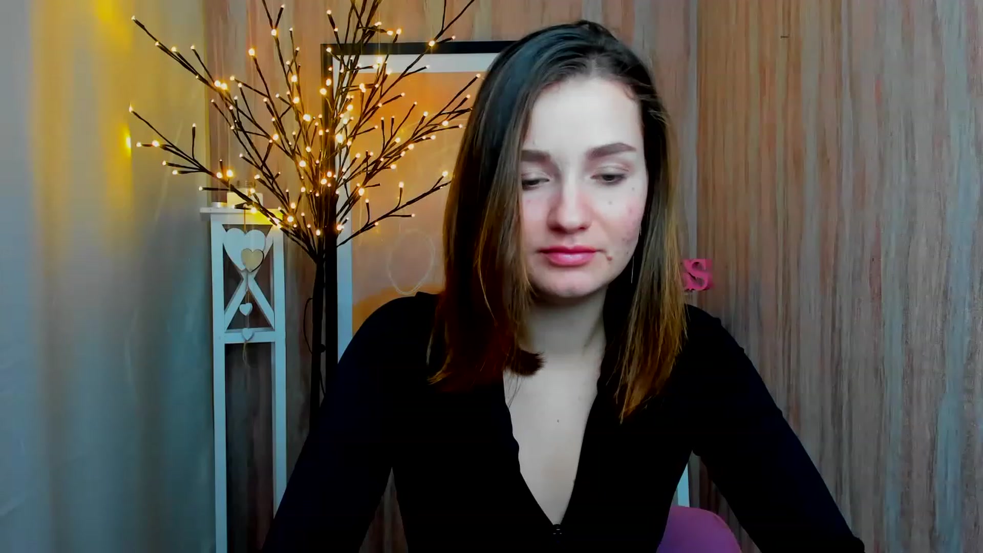 Gallery image thumbnail from ScarletCruz's myfreecams stream on, 12/21/2022, 10:26 image 19 of 20