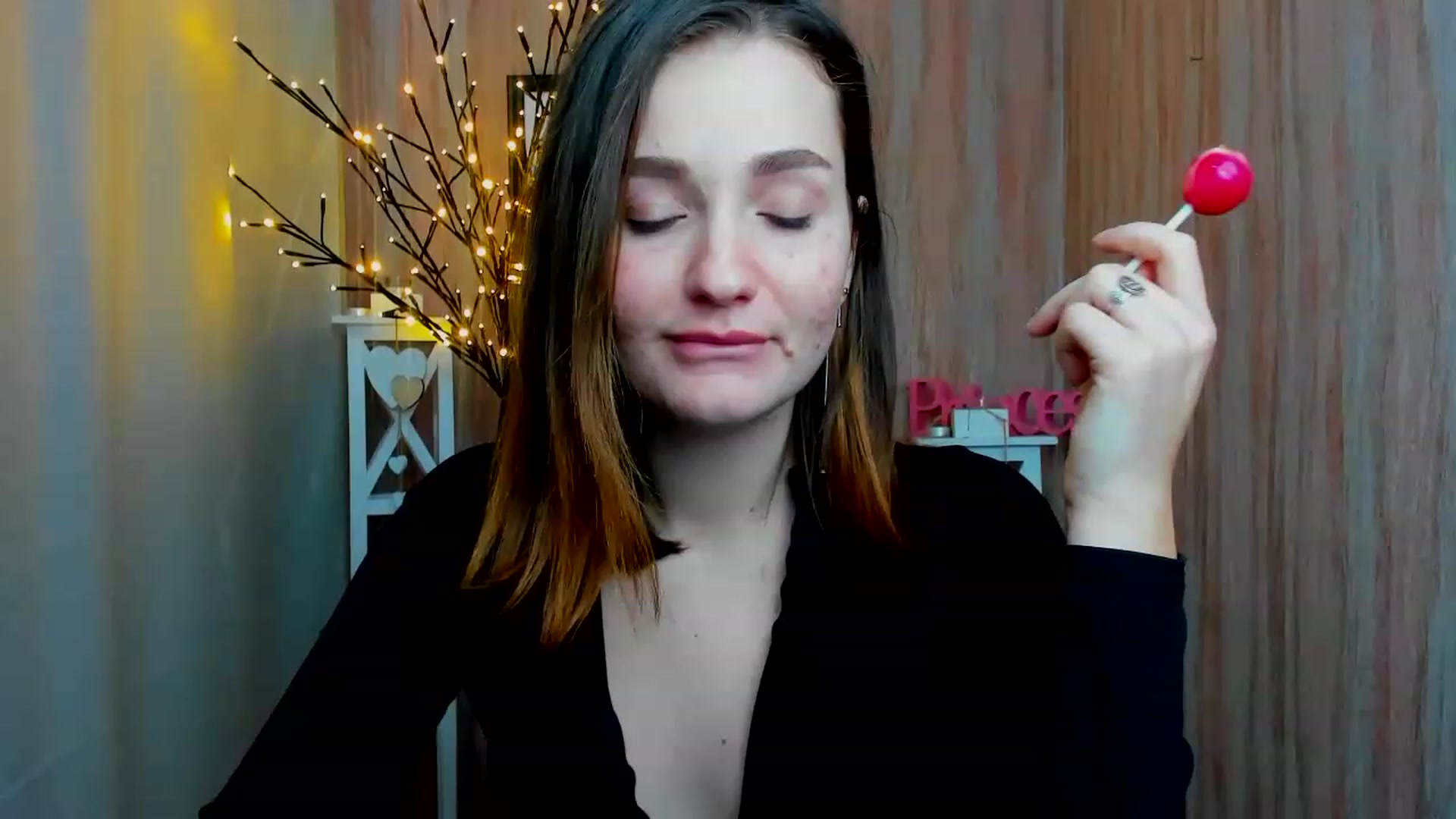 Gallery image thumbnail from ScarletCruz's myfreecams stream on, 12/21/2022, 11:32 image 3 of 20