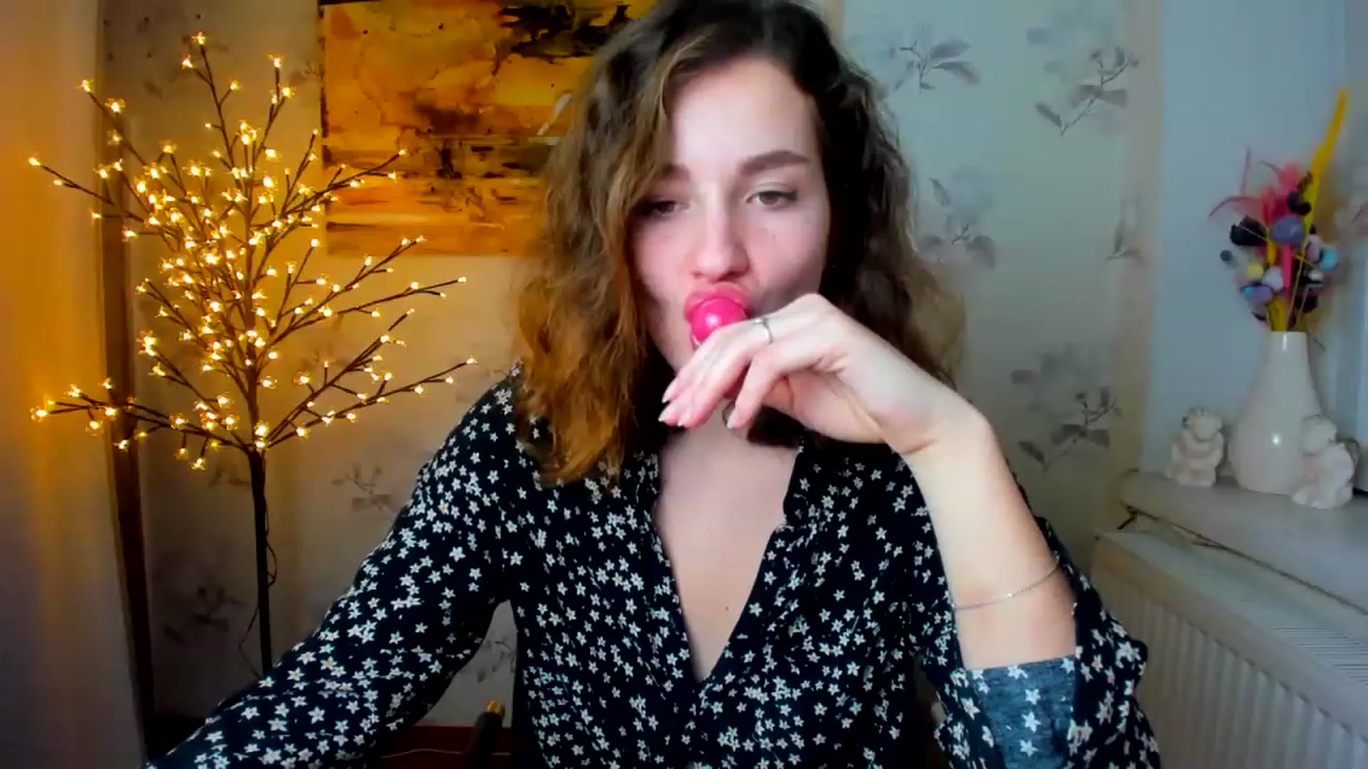 Gallery image thumbnail from ScarletCruz's myfreecams stream on, 01/02/2023, 09:07 image 7 of 20
