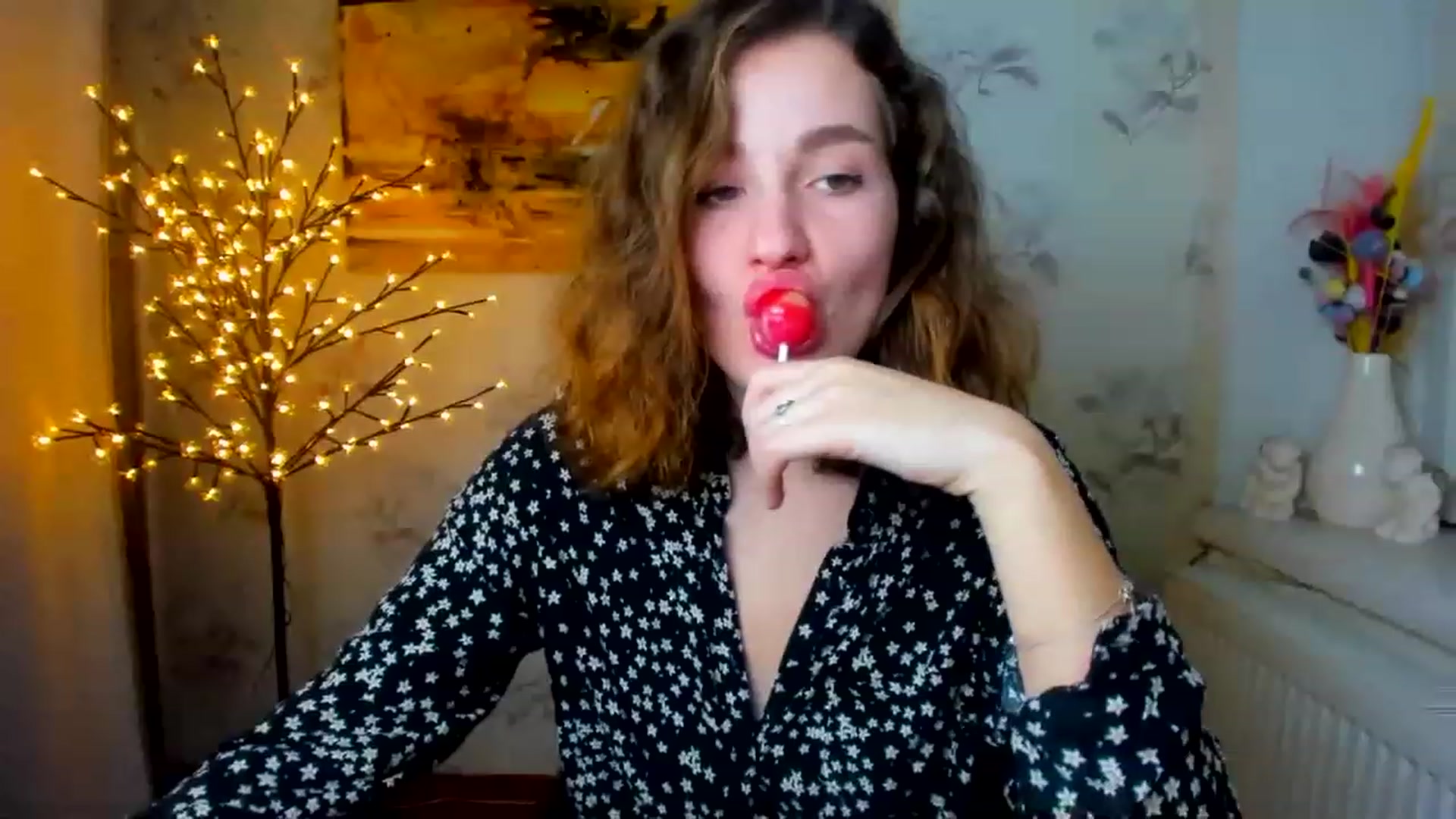 Gallery image thumbnail from ScarletCruz's myfreecams stream on, 01/02/2023, 09:07 image 17 of 20