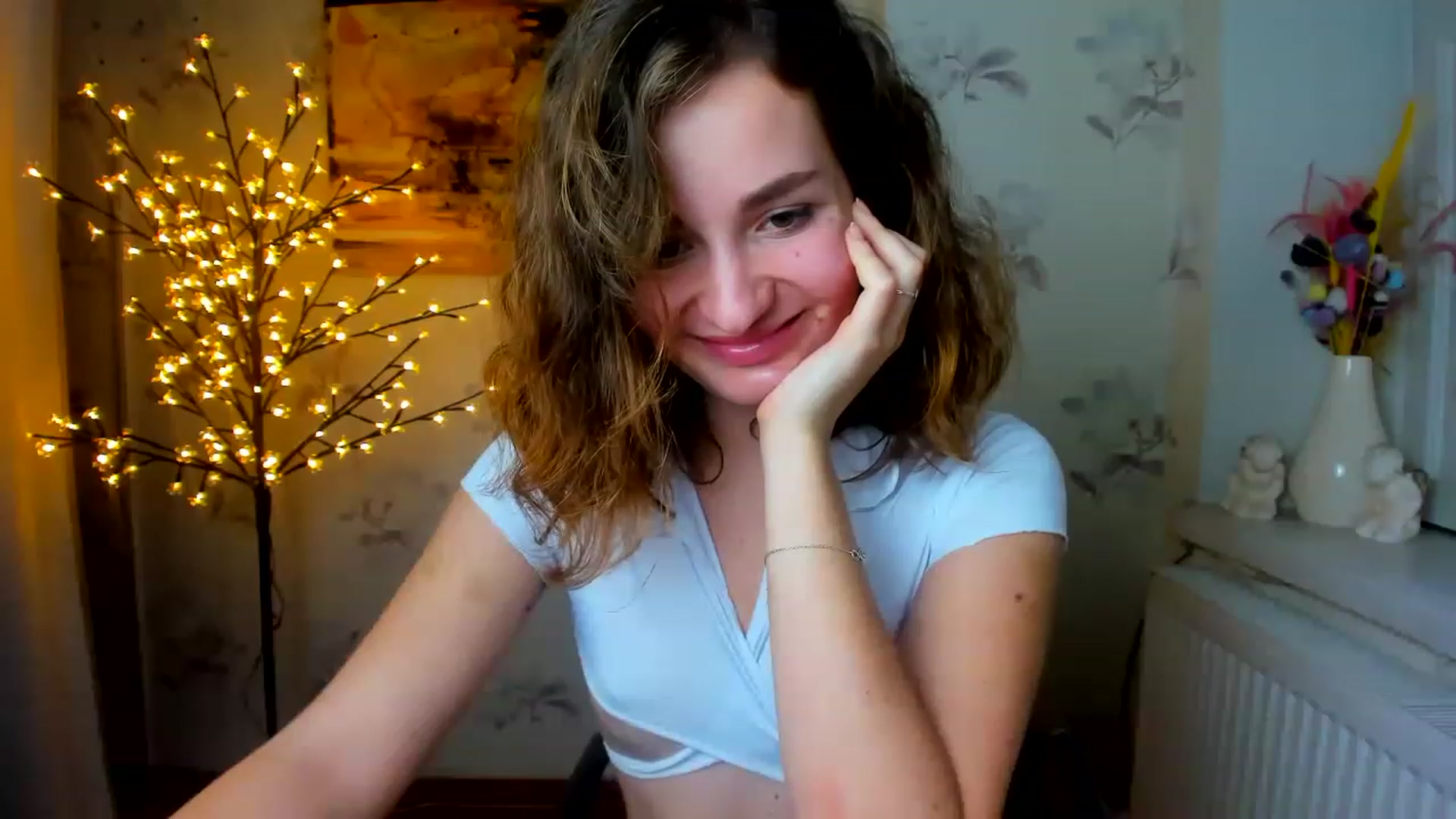 Gallery image thumbnail from ScarletCruz's myfreecams stream on, 01/02/2023, 12:05 image 8 of 20